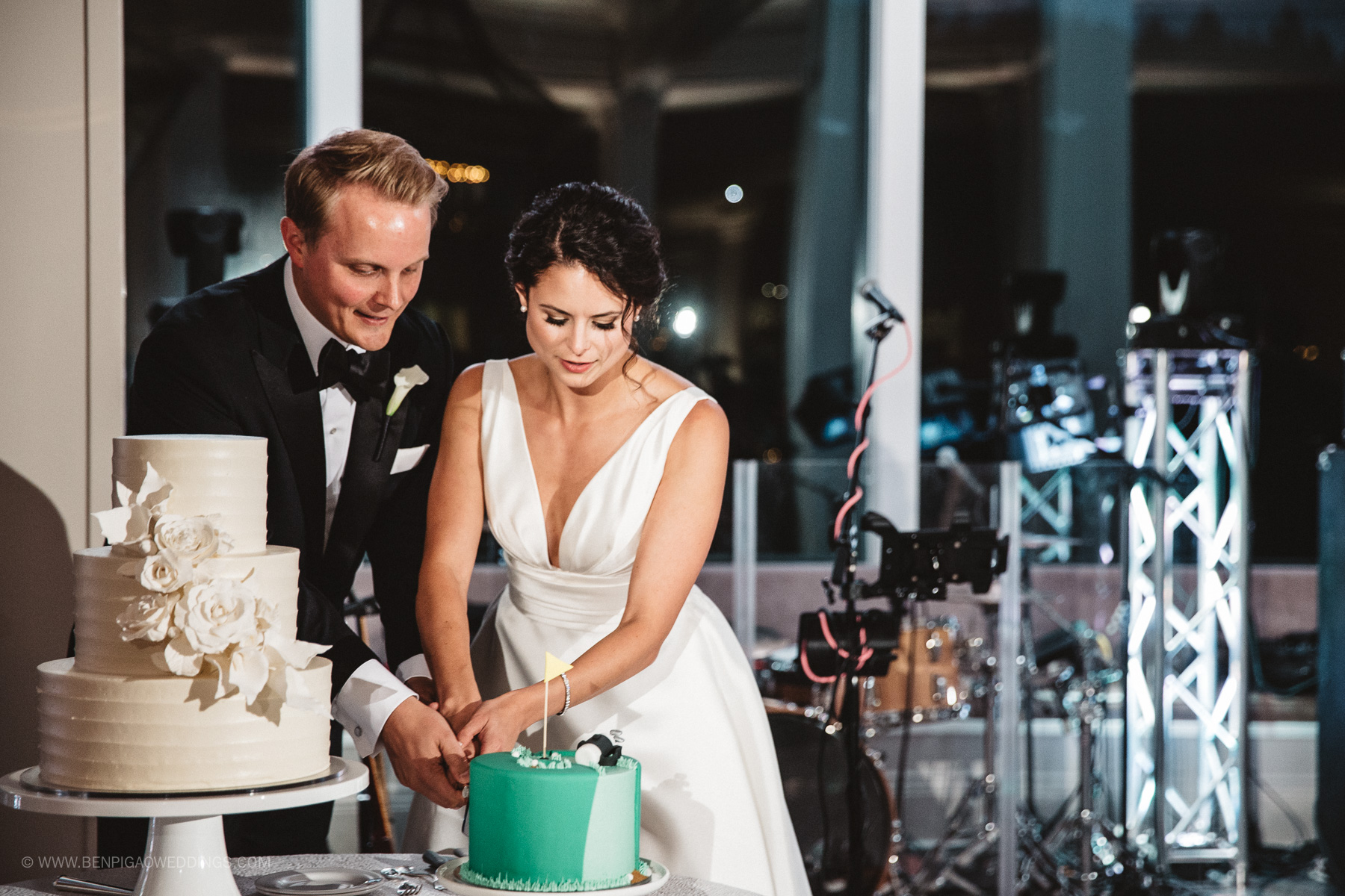 Simple White Wedding Cakes - Portland, Oregon Waverley Country Club Wedding