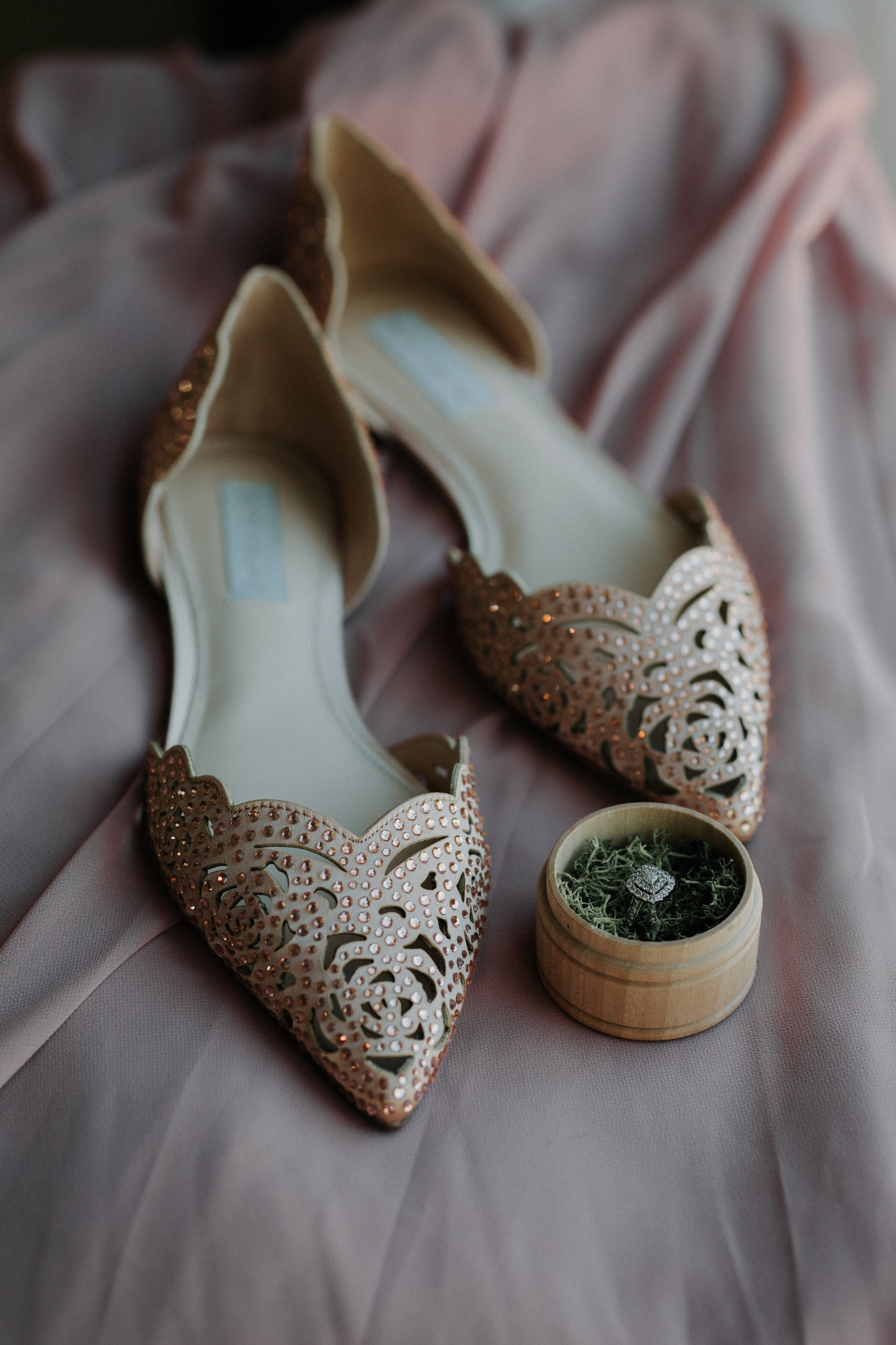 Bridal Flats - Dara’s Garden Knoxville East Tennessee Wedding — The Overwhelmed Bride Wedding Blog