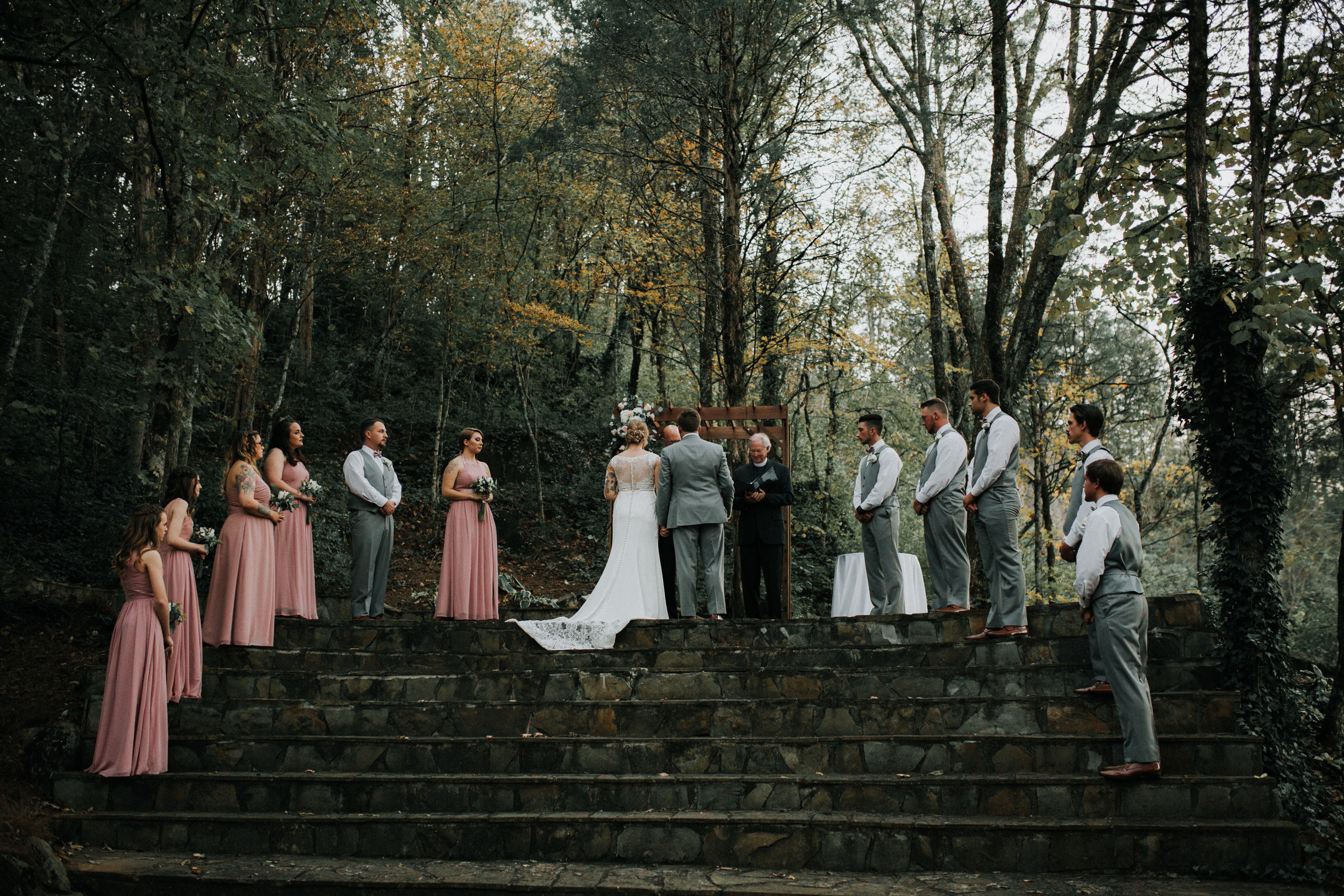 Dara’s Garden Knoxville East Tennessee Wedding Ceremony — The Overwhelmed Bride Wedding Blog