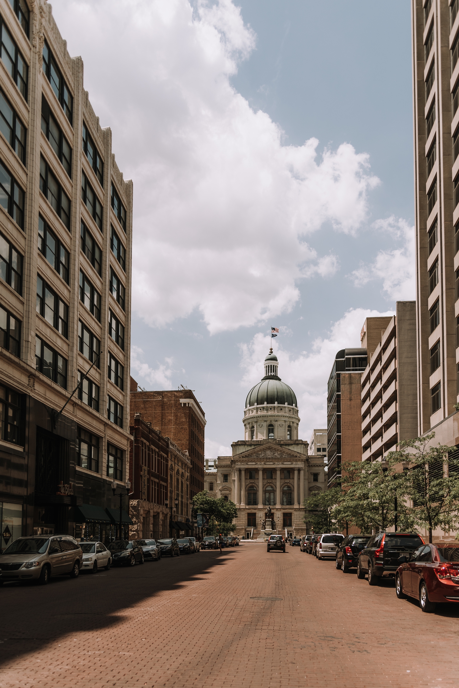 Classic Indianapolis Wedding - Canal 337 Wedding - The Overwhelmed Bride Wedding Blog