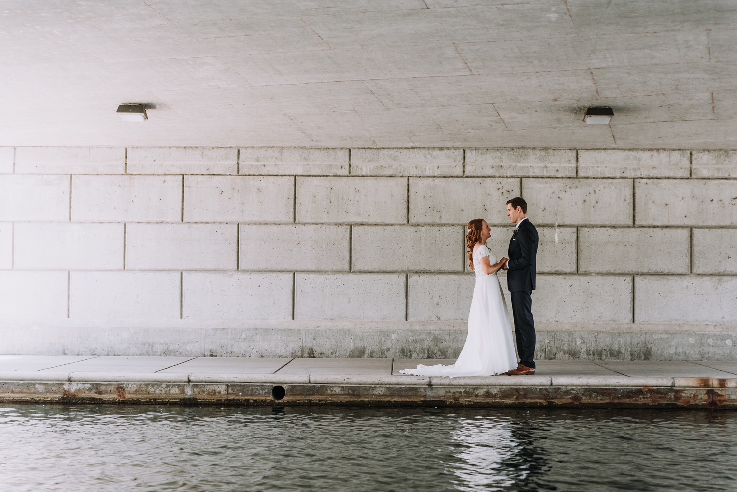 Gorgeous wedding Photos - Classic Indianapolis Wedding - Canal 337 Wedding - The Overwhelmed Bride Wedding Blog