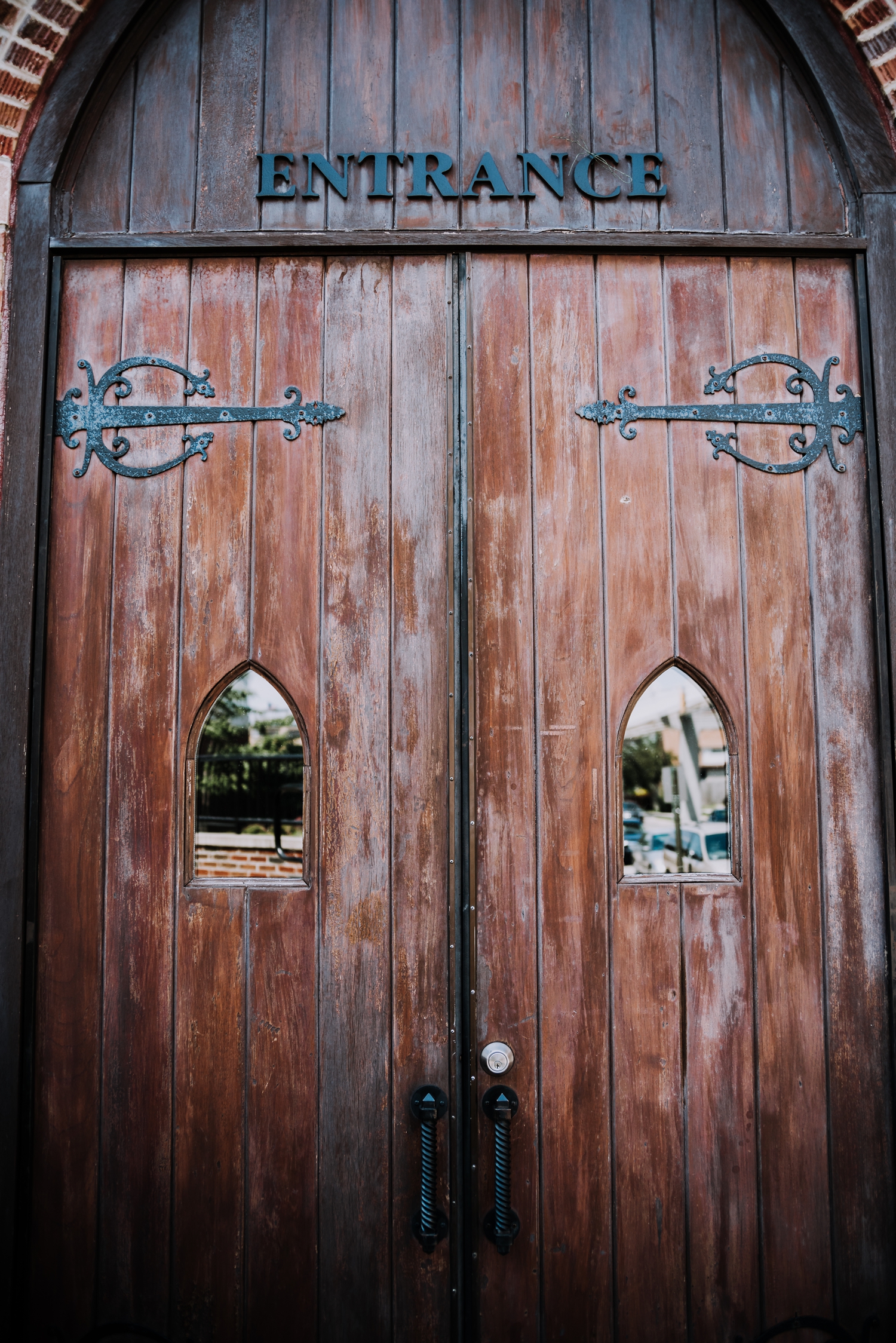 Gorgeous Wedding Photos - Classic Indianapolis Wedding - Canal 337 Wedding - The Overwhelmed Bride Wedding Blog