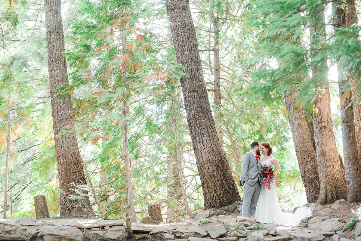 Gorgeous Outdoor Wedding Photos - Classic Washington Garden Wedding - The Overwhelmed Bride Wedding Blog