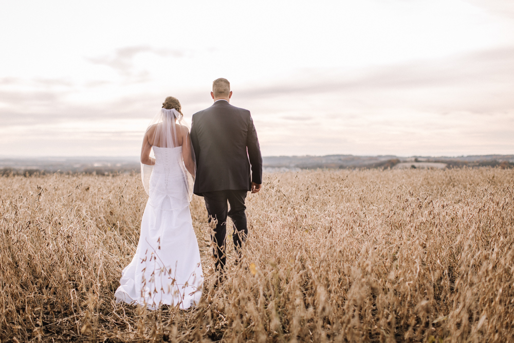 Gorgeous Bride and Groom Photos - Wedding Inspiration - Pennsylvania Fall Wedding - The Overwhelmed Bride Wedding Blog