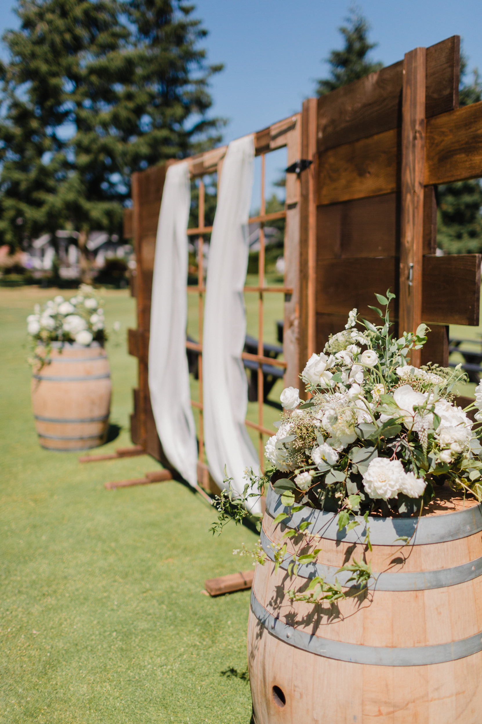 Rustic Wedding Decor - Raspberry Ridge Golf Course Wedding — The Overwhelmed Bride Wedding Blog