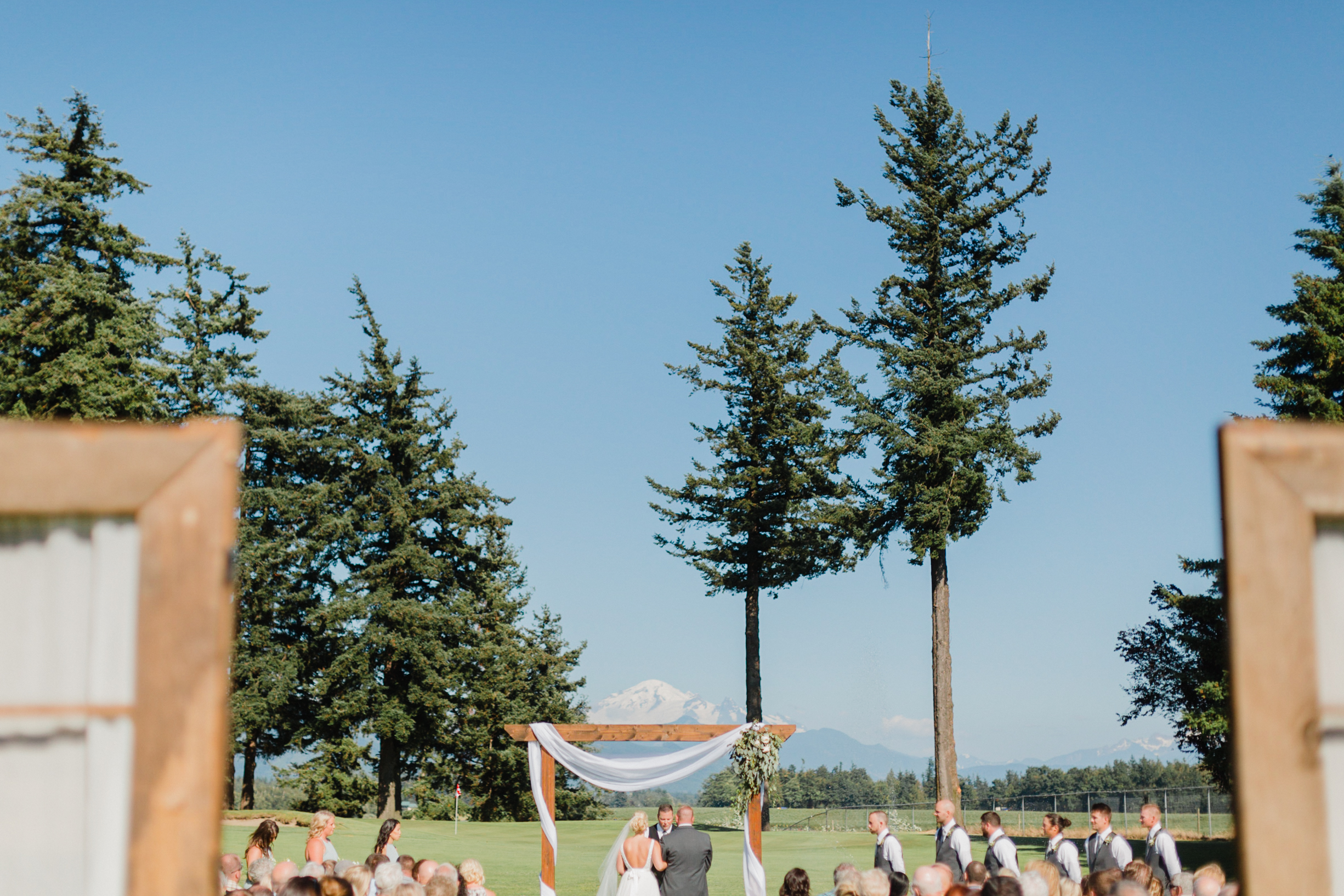 Rustic Wedding Decor - Raspberry Ridge Golf Course Wedding — The Overwhelmed Bride Wedding Blog