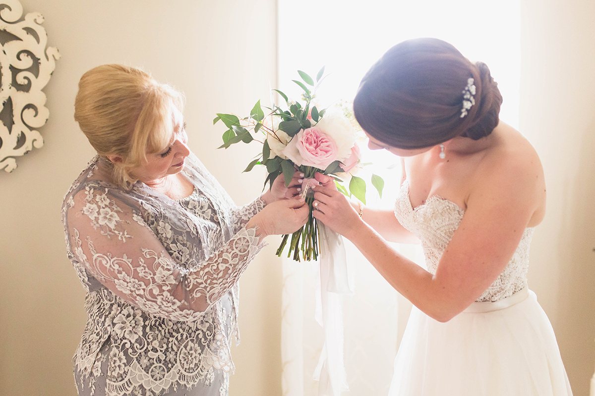 A Blush + White Shadow Creek Virgina Wedding — The Overwhelmed Bride Wedding Blog