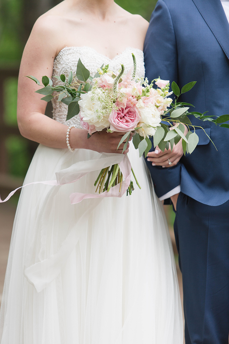 A Blush + White Shadow Creek Virgina Wedding — The Overwhelmed Bride Wedding Blog