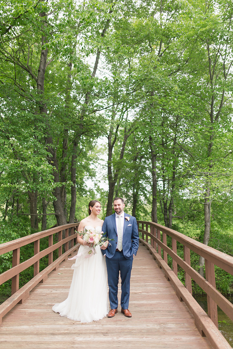 A Blush + White Shadow Creek Virgina Wedding — The Overwhelmed Bride Wedding Blog