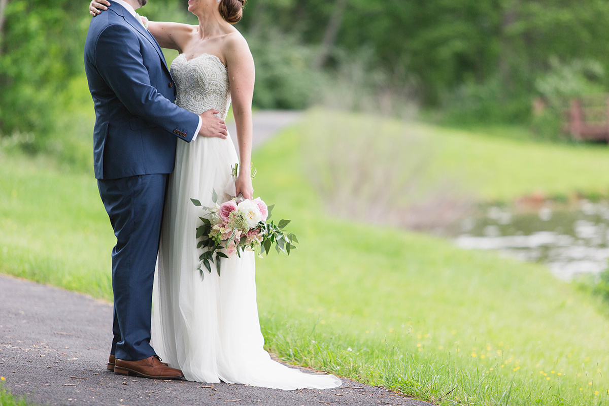 A Blush + White Shadow Creek Virgina Wedding — The Overwhelmed Bride Wedding Blog