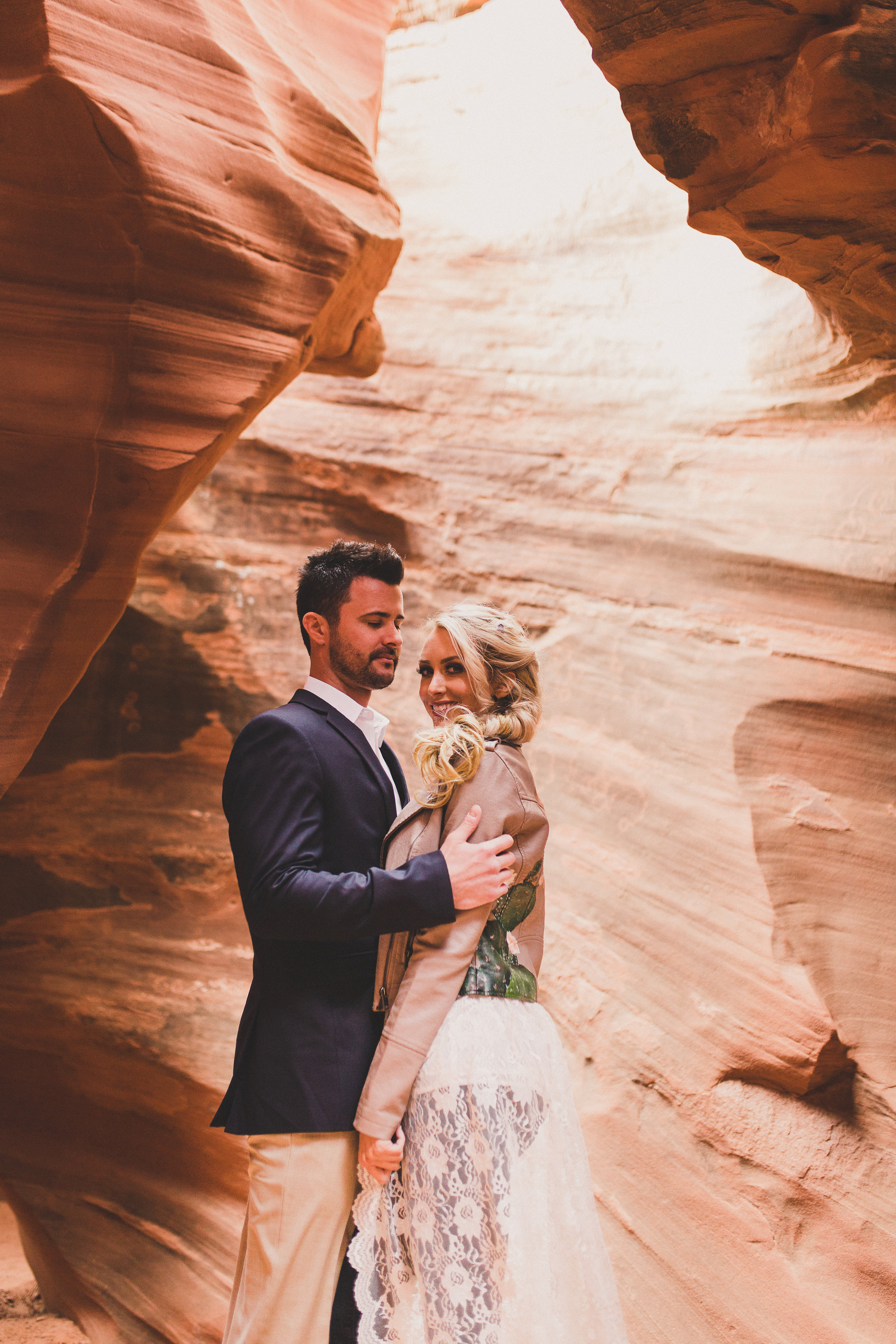 Gorgeous Las Vegas Engagement Photos — The Overwhelmed Bride Wedding Blog