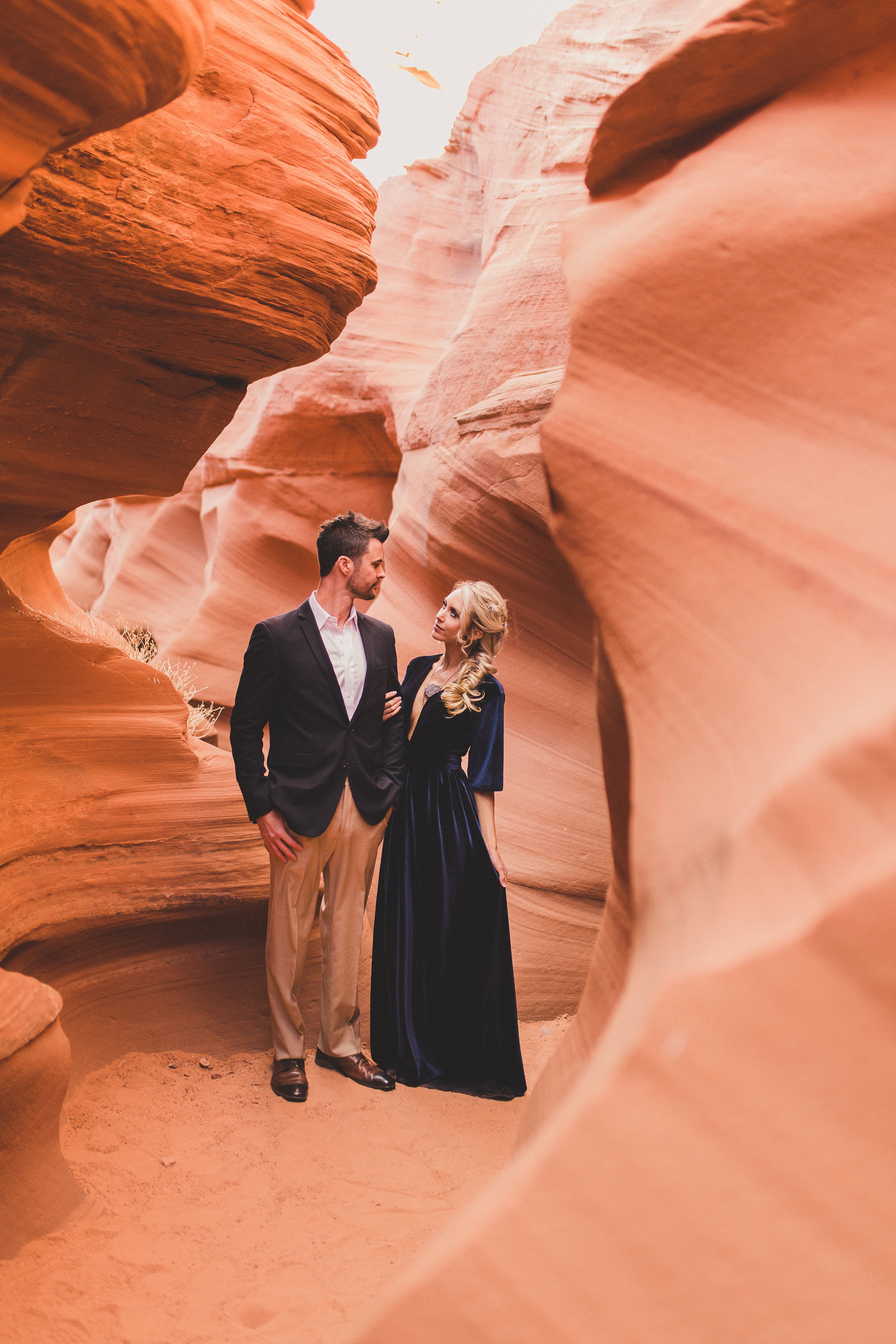 Gorgeous Las Vegas Engagement Photos — The Overwhelmed Bride Wedding Blog