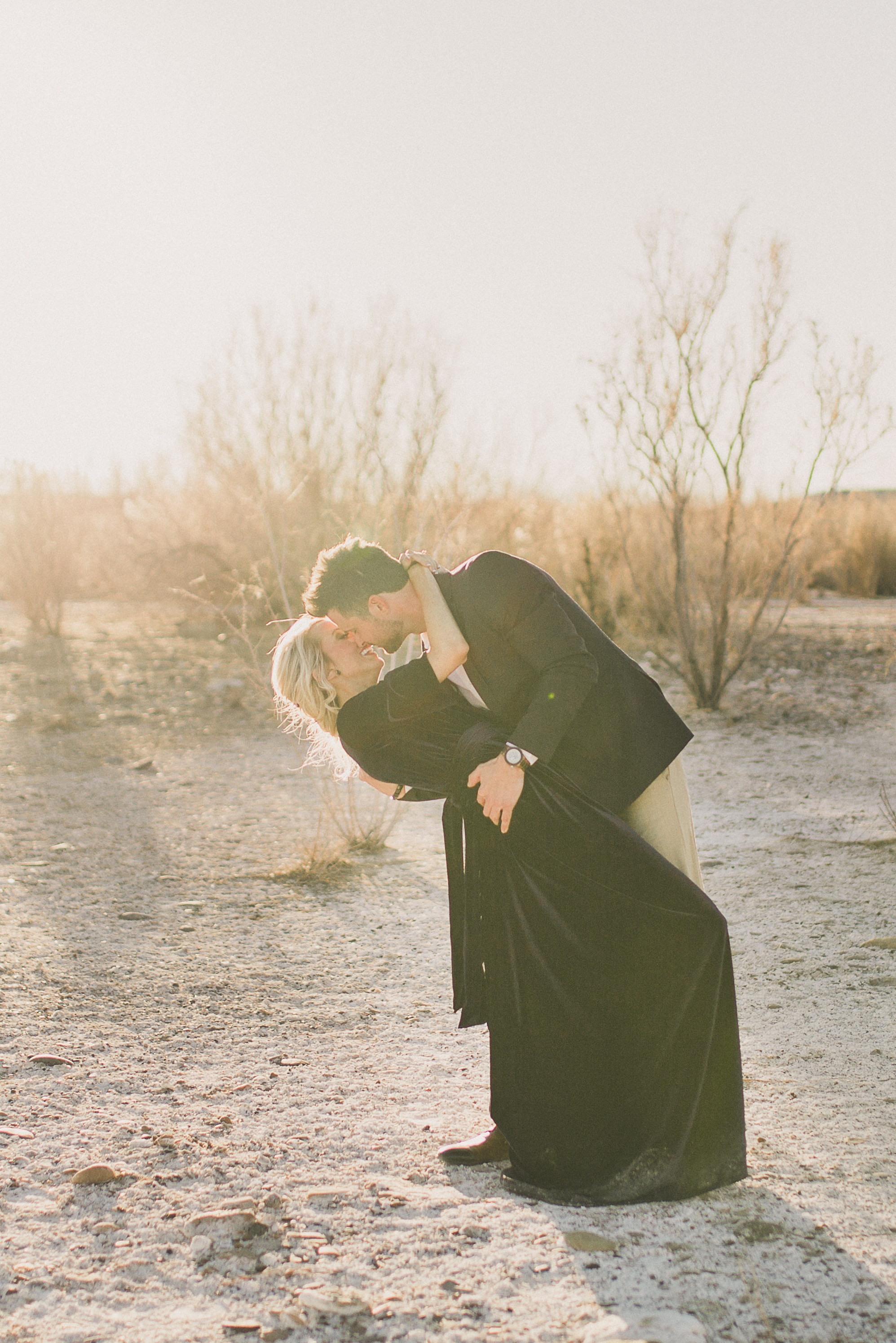 Gorgeous Las Vegas Engagement Photos — The Overwhelmed Bride Wedding Blog