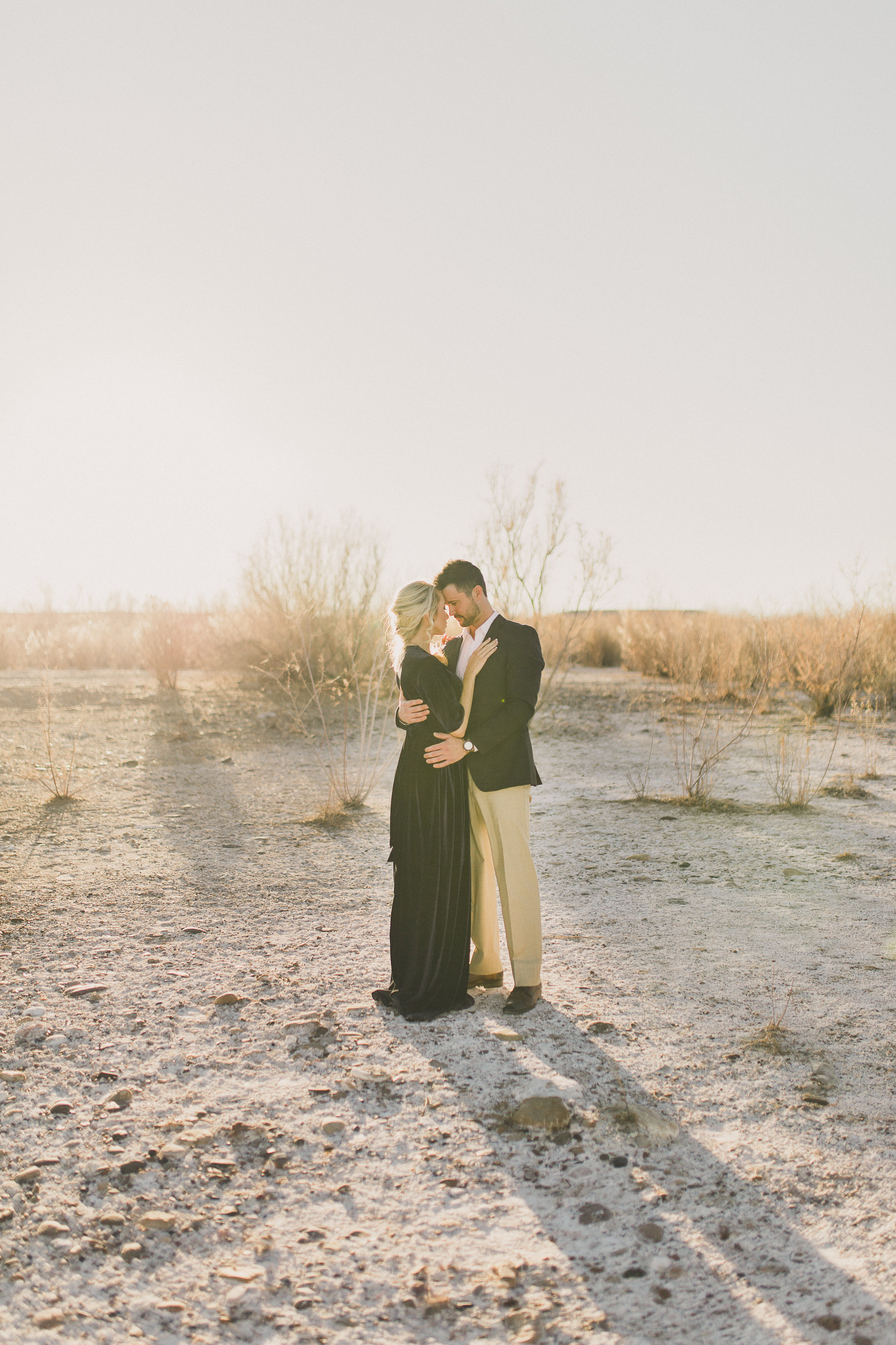 Gorgeous Las Vegas Engagement Photos — The Overwhelmed Bride Wedding Blog