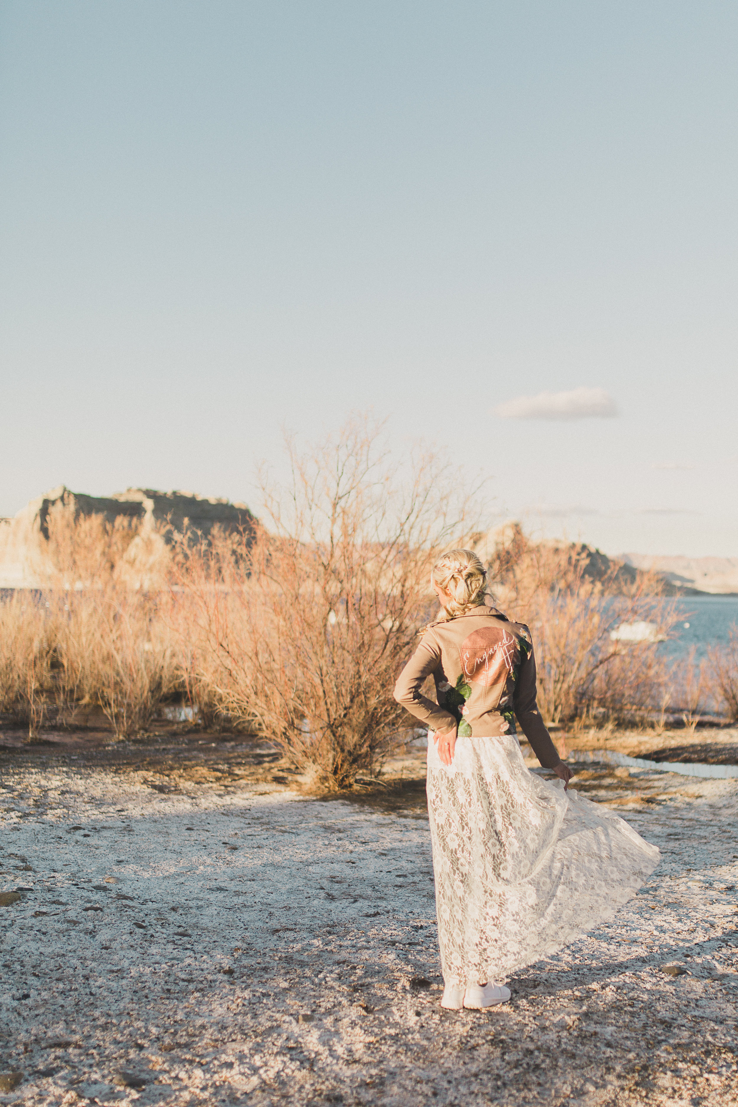 Gorgeous Las Vegas Engagement Photos — The Overwhelmed Bride Wedding Blog
