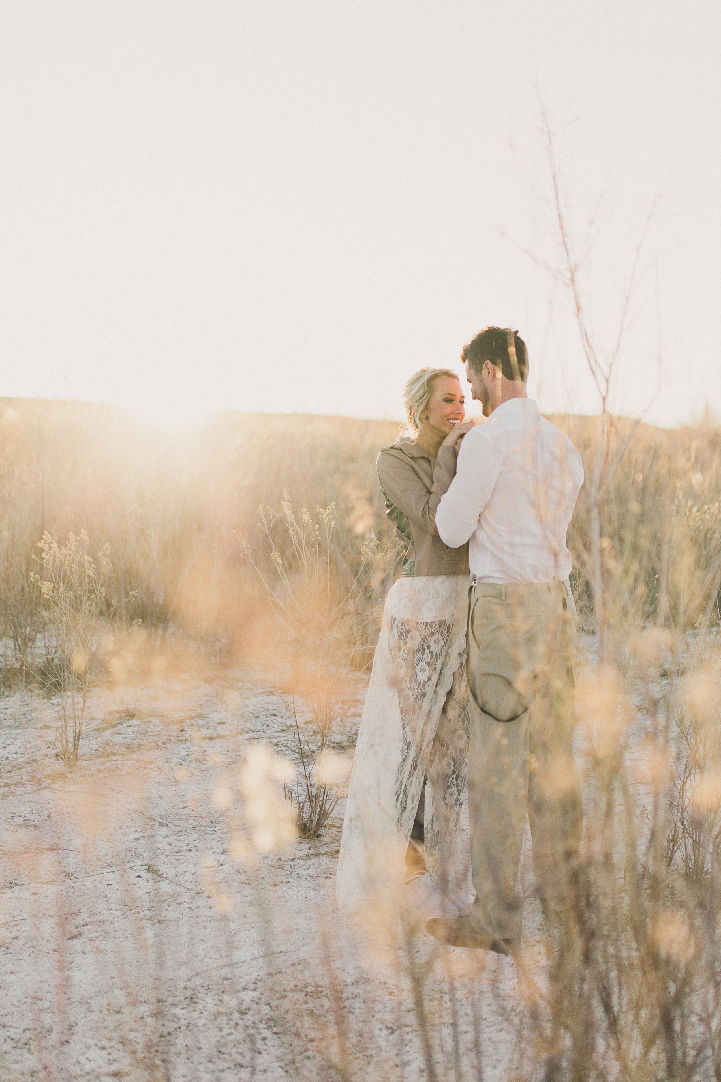 Gorgeous Las Vegas Engagement Photos — The Overwhelmed Bride Wedding Blog