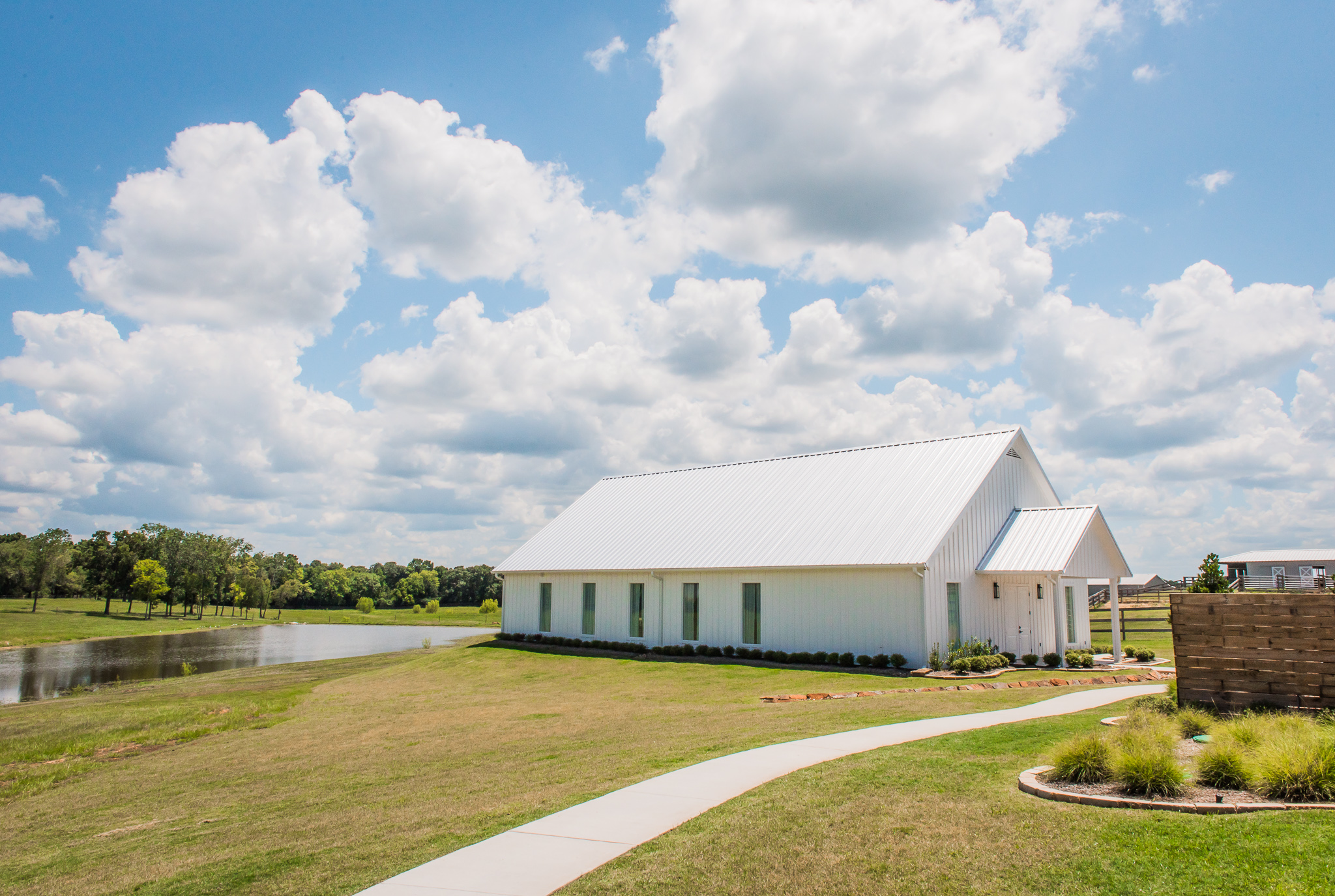 Houston, Texas Farmhouse Wedding Venue — The Overwhelmed Bride Wedding Blog