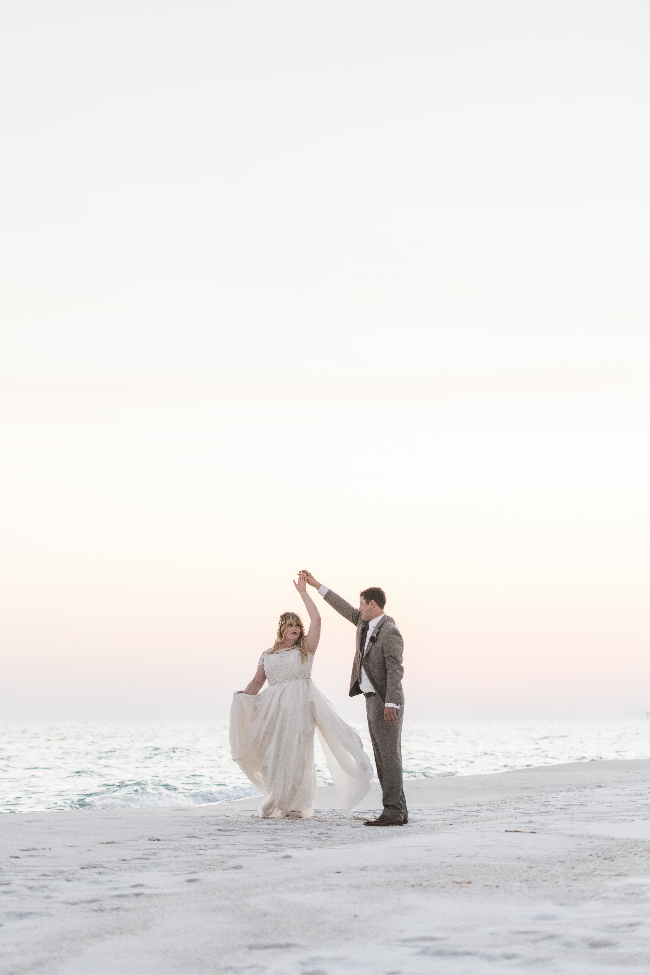 Penascola, Florida Palafox House Wedding - Brunch Wedding - The Overwhelmed Bride Wedding Blog