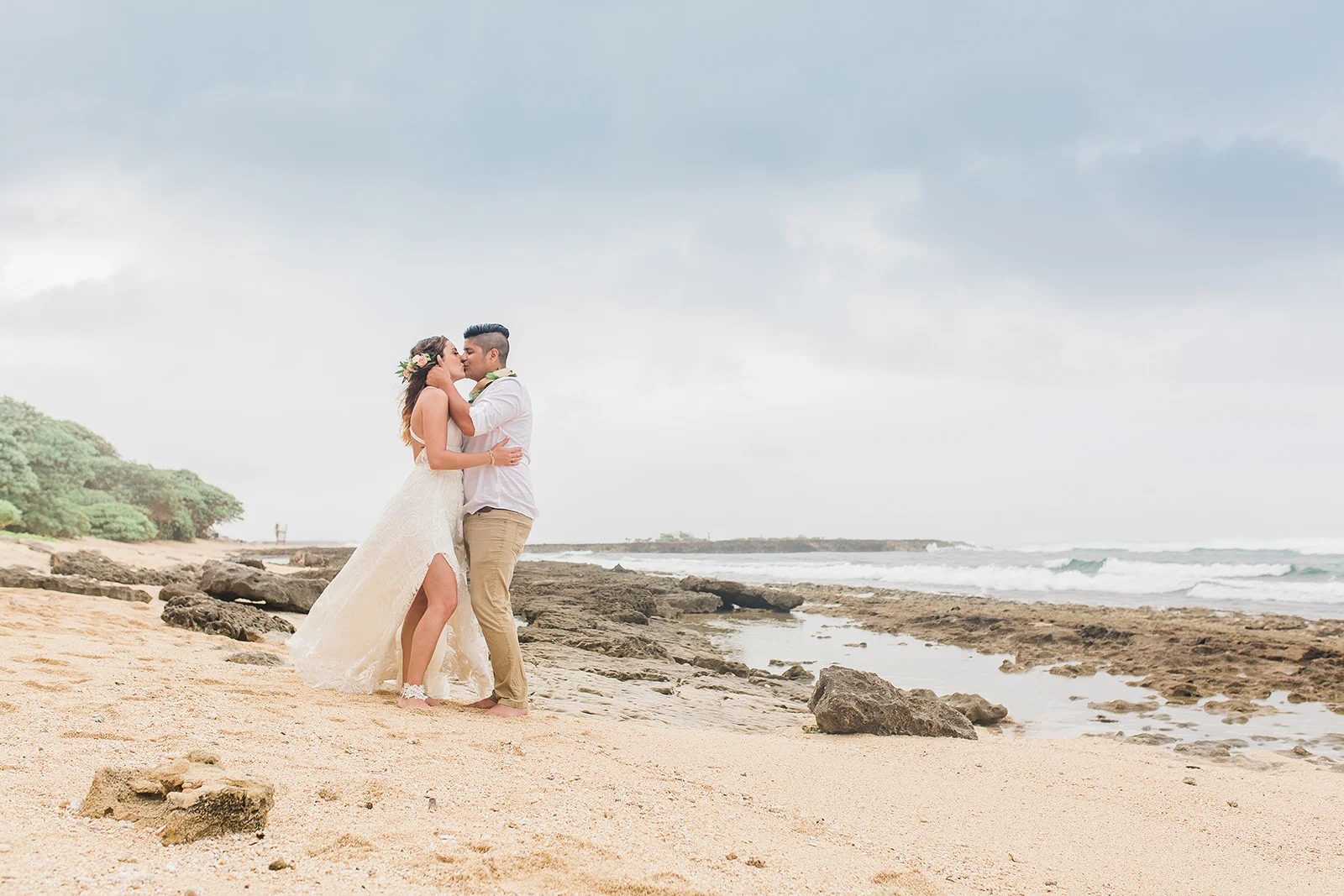 A Turtle Bay Resort Oahu Beach Wedding - The Overwhelmed Bride Wedding Blog