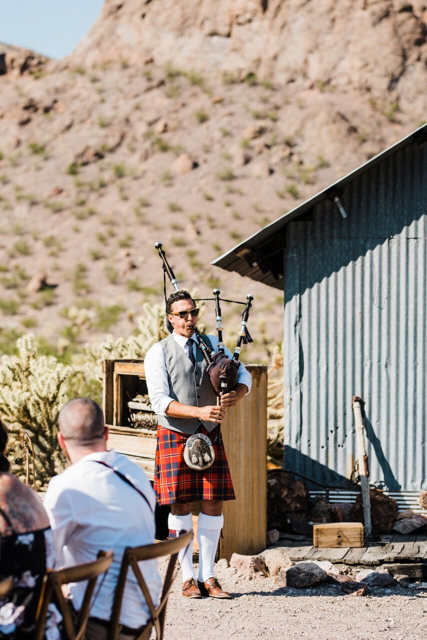 A Bohemian Destination Las Vegas Desert Wedding - The Overwhelmed Bride Blog