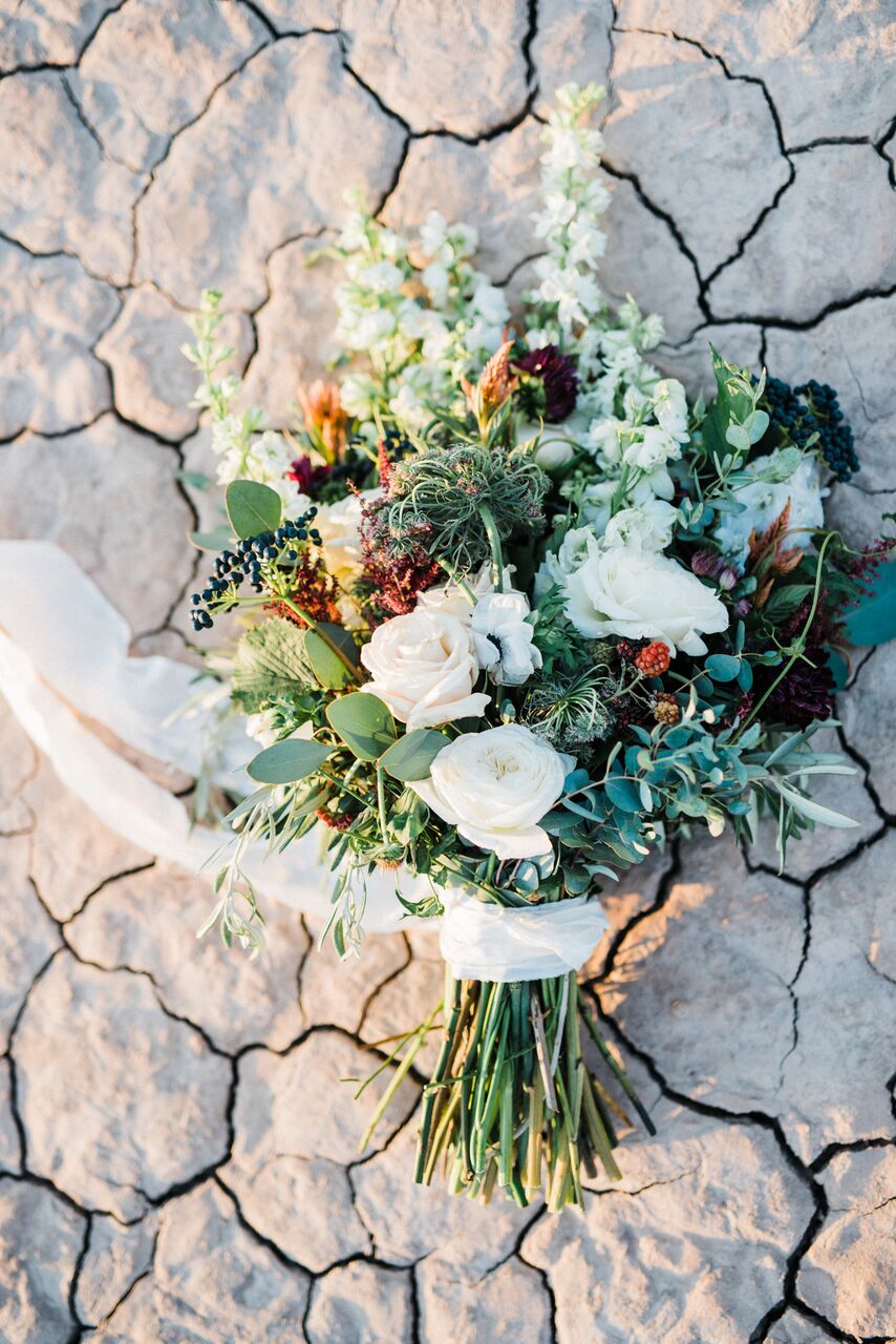 A Bohemian Destination Las Vegas Desert Wedding - The Overwhelmed Bride Blog