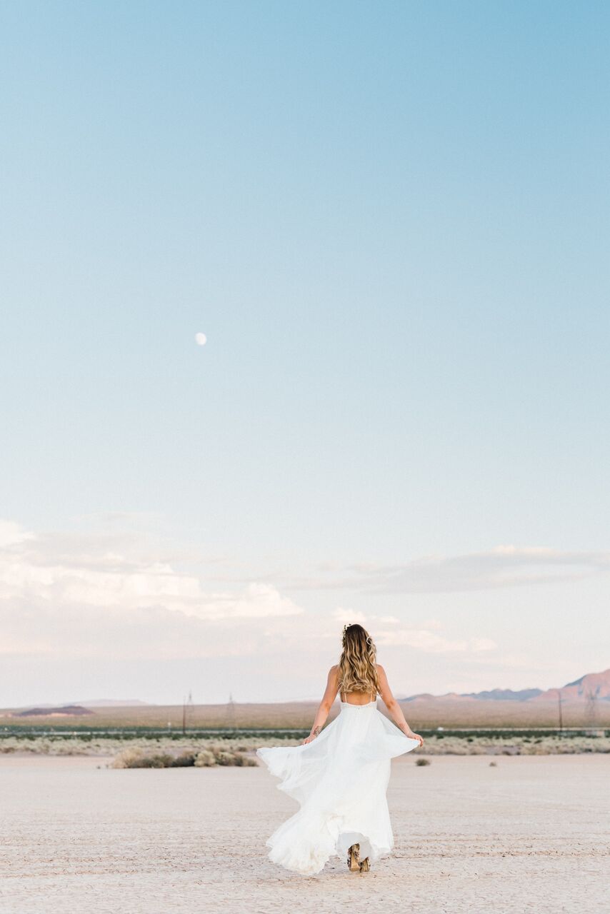 A Bohemian Destination Las Vegas Desert Wedding - The Overwhelmed Bride Blog