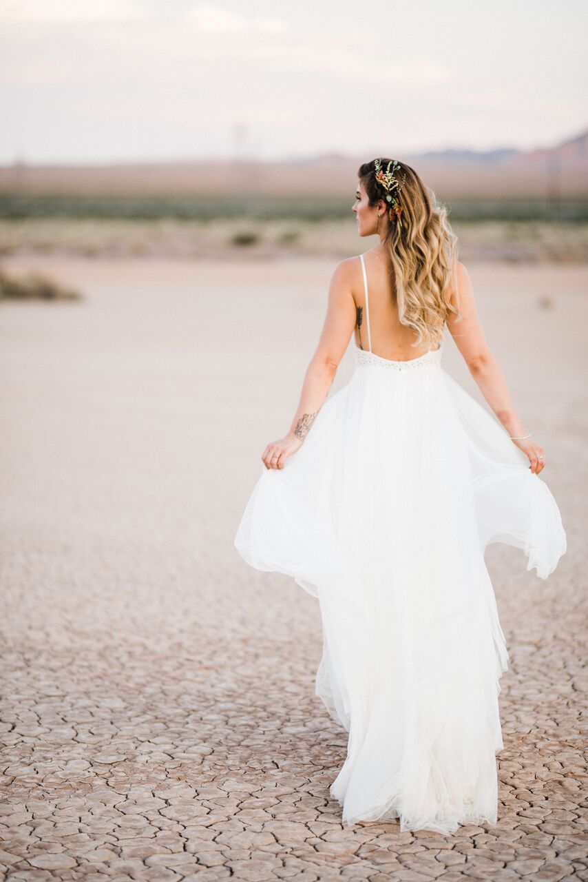 A Bohemian Destination Las Vegas Desert Wedding - The Overwhelmed Bride Blog