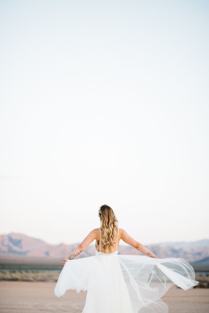 A Bohemian Destination Las Vegas Desert Wedding - The Overwhelmed Bride Blog