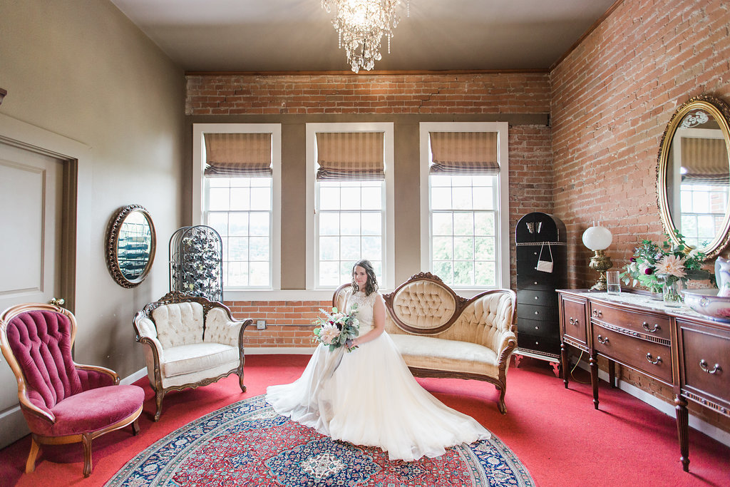 Vintage Seattle Wedding Venue - The Overwhelmed Bride Wedding Blog