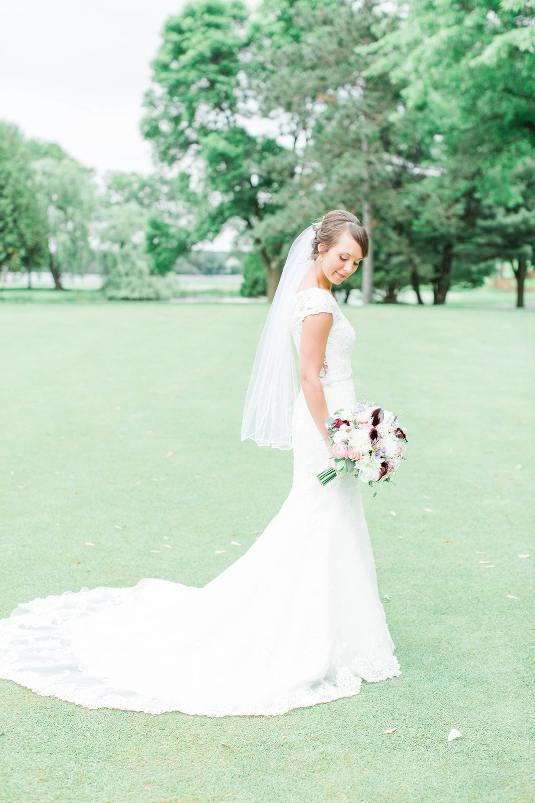 A Romantic Wausau Country Club Wisconsin Wedding - The Overwhelmed Bride Wedding Blog