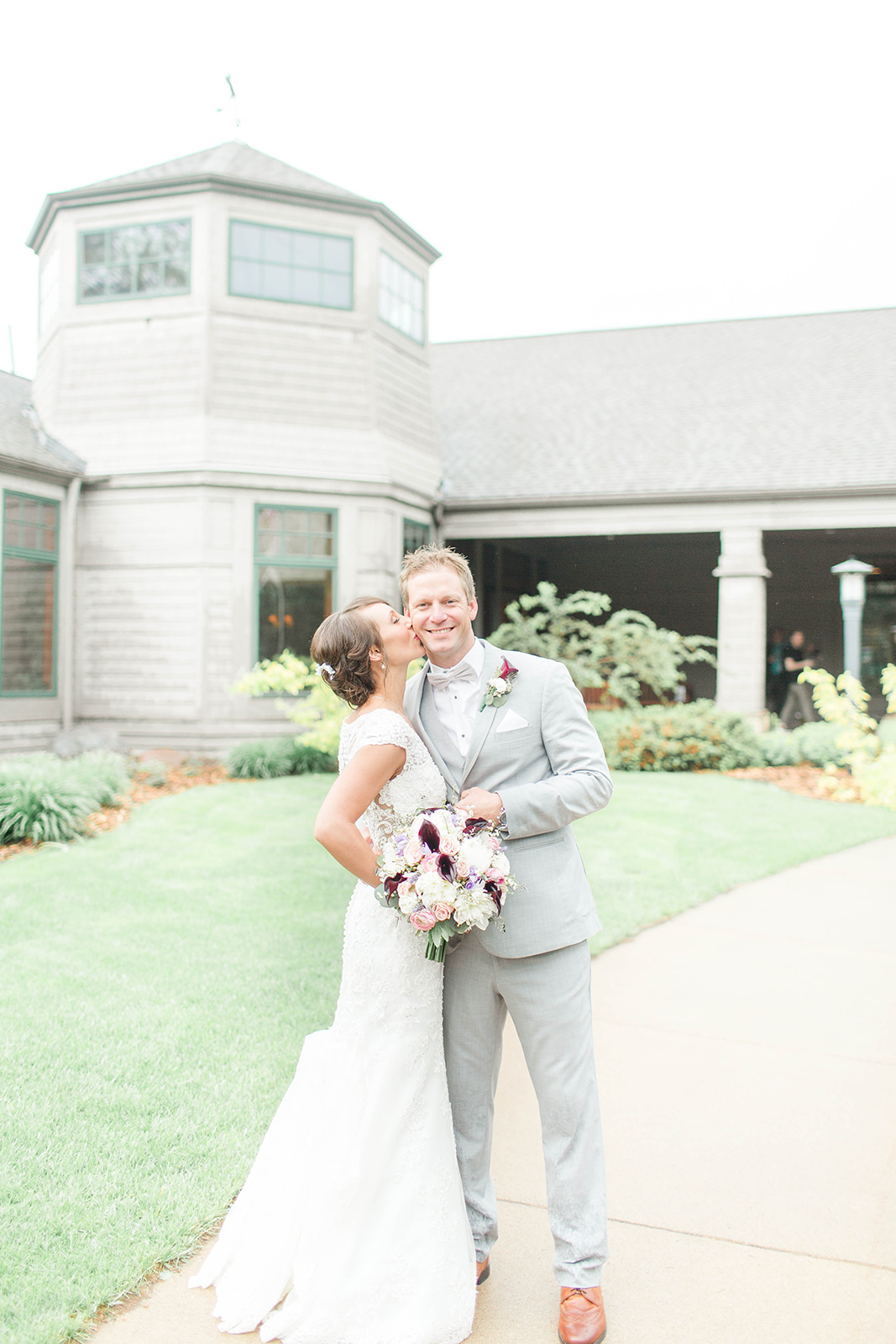 A Romantic Wausau Country Club Wisconsin Wedding - The Overwhelmed Bride Wedding Blog