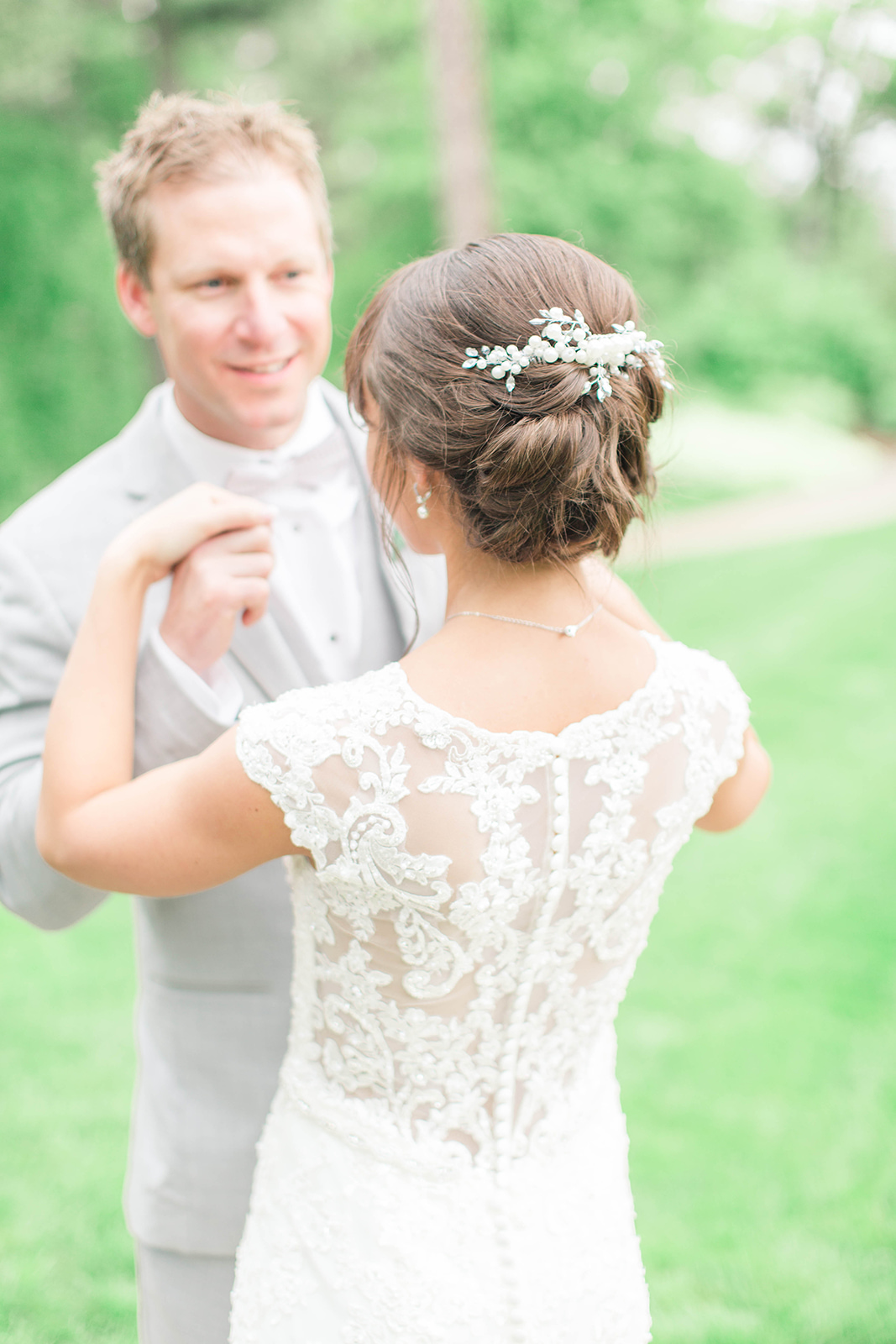 A Romantic Wausau Country Club Wisconsin Wedding - The Overwhelmed Bride Wedding Blog