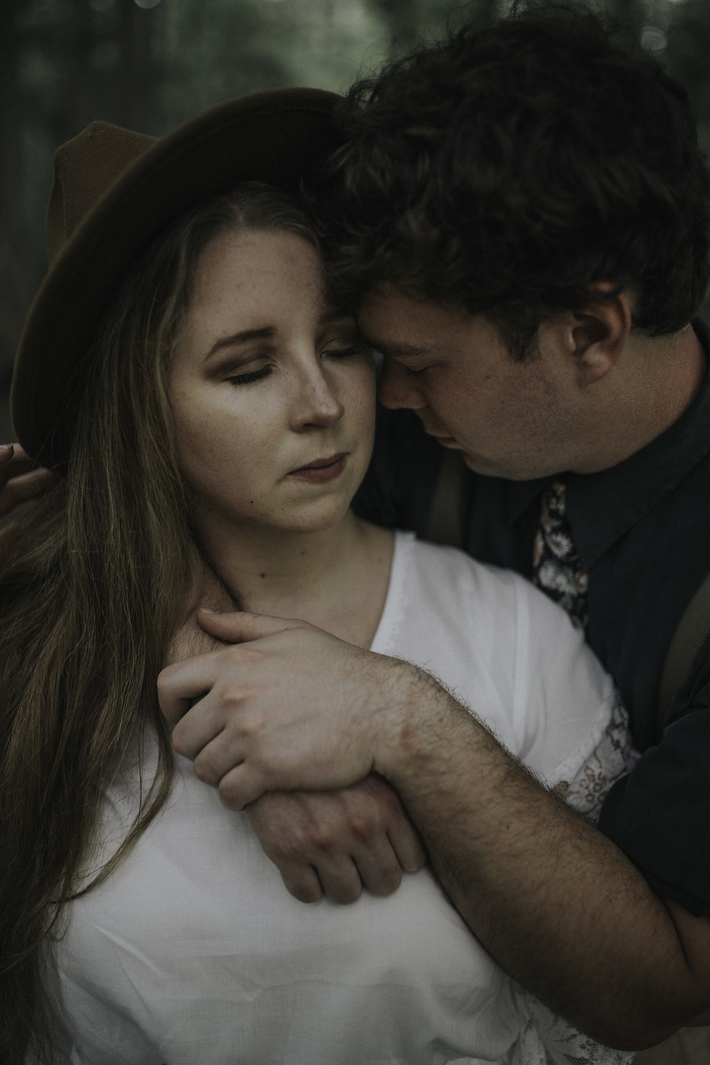 Boho Woodland Engagement Photos - The Overwhelmed Bride Wedding Blog