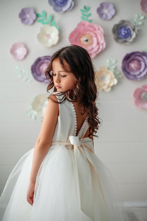 Gorgeous Flower Girl Dresses - The Overwhelmed Bride Wedding Blog 