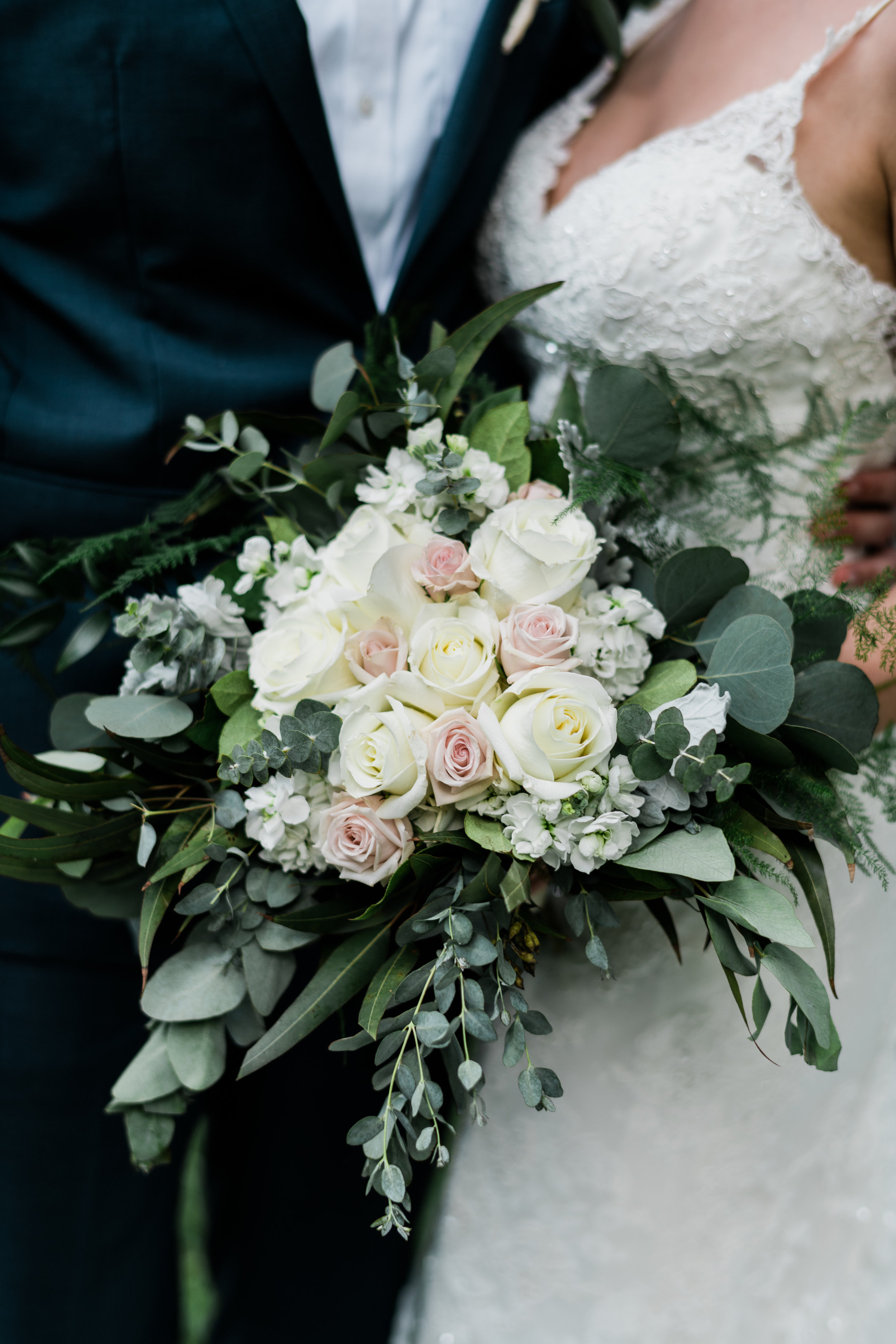Classic Wedding - Green and White Wedding - Maryville, Tennessee Wedding - The Overwhelmed Bride Wedding Blog