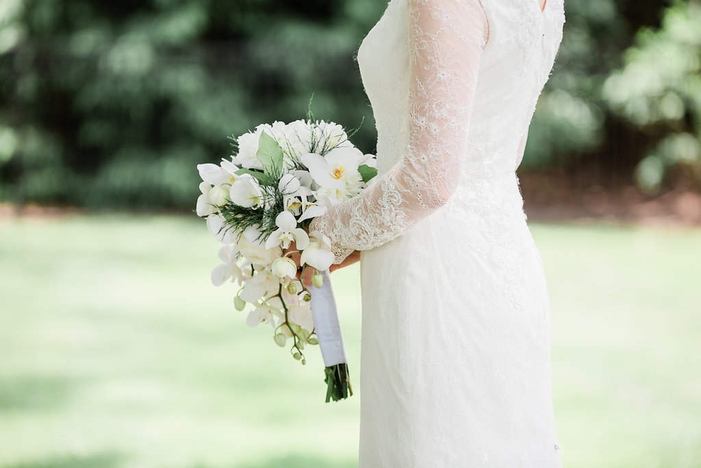 Burton, Ohio Wedding Venue - Welshfield Inn Wedding - The Overwhelmed Bride Wedding Blog