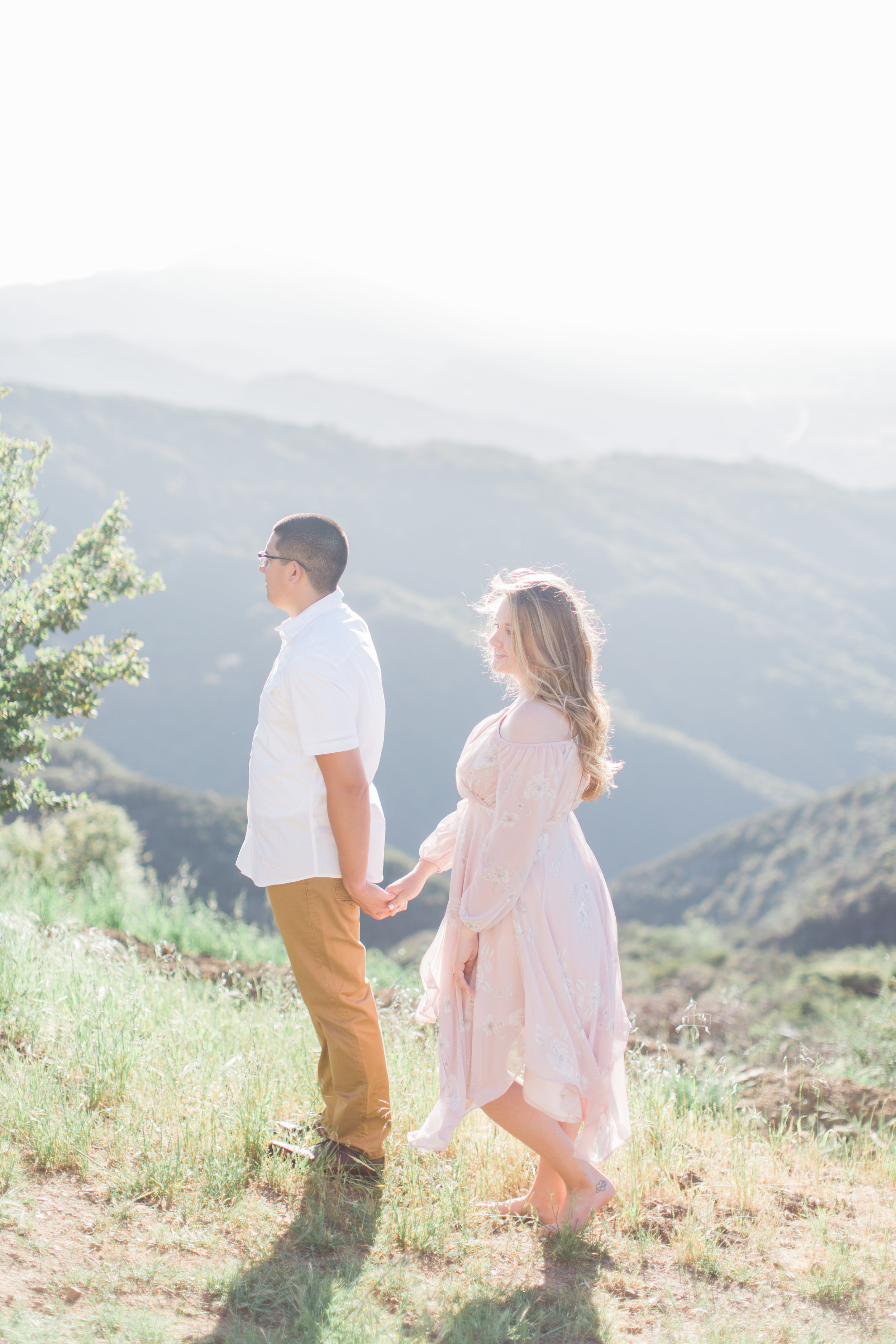 Santa Monica Mountains Engagement Photos - The Overwhelmed Bride Wedding Blog