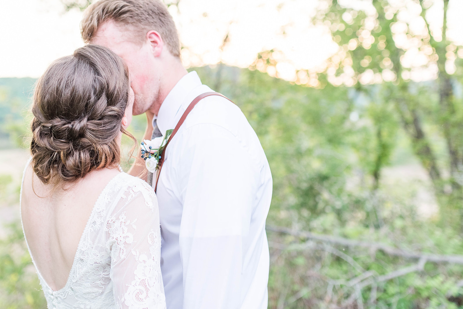 A Coffee Mill Ski Area Outdoor Summer Minnesota Wedding - The Overwhelmed Bride Wedding Blog