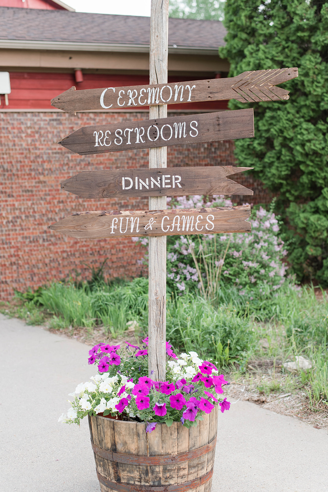 A Coffee Mill Ski Area Outdoor Summer Minnesota Wedding - The Overwhelmed Bride Wedding Blog