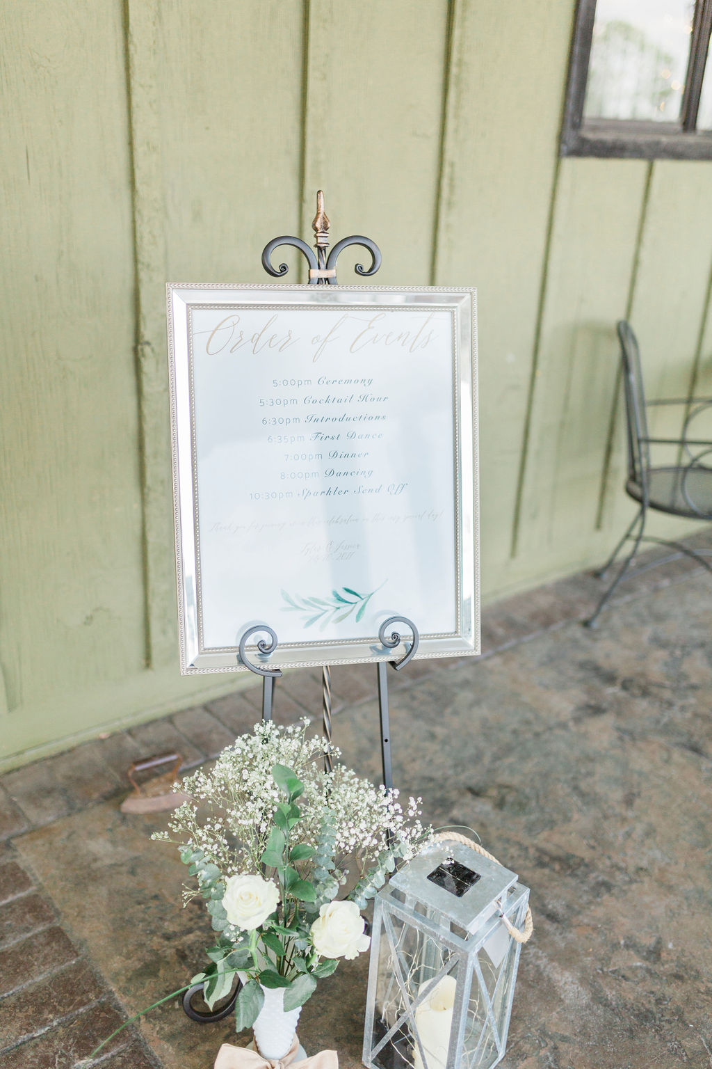 A Rustic Virginia Barn Wedding - Stable at Bluemont Vineyards Wedding - The Overwhelmed Bride Wedding Blog