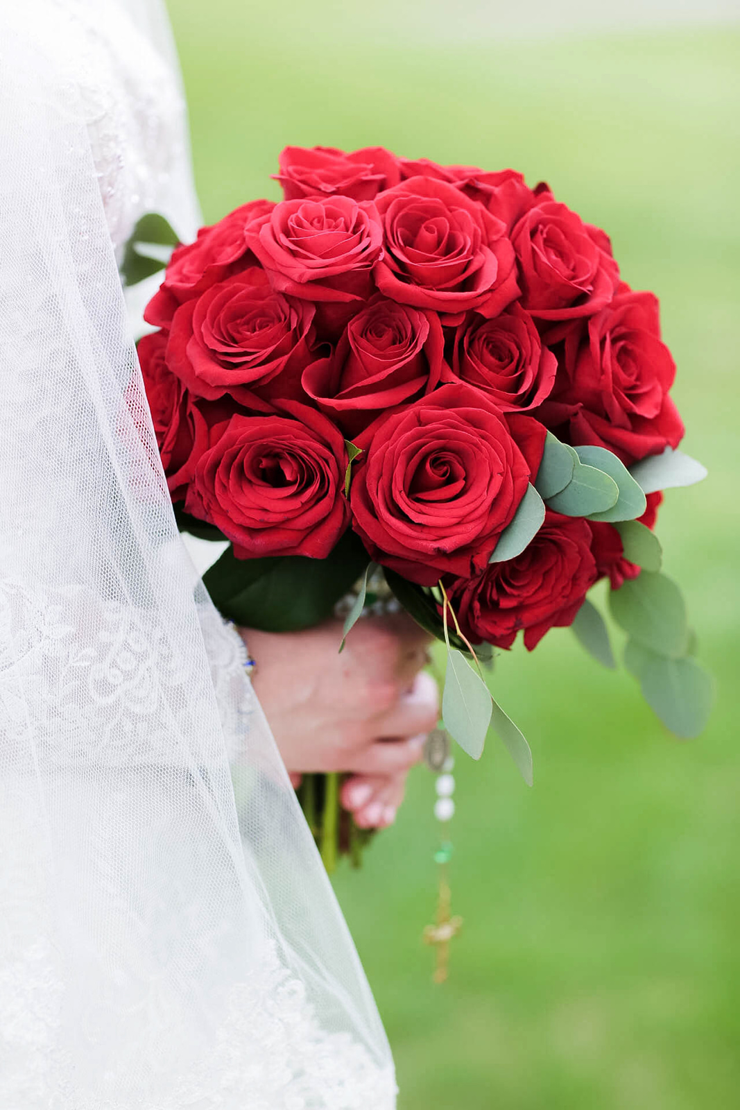 A Classic Indianapolis Military Wedding - Cathedral Wedding - The Overwhelmed Bride Wedding Blog