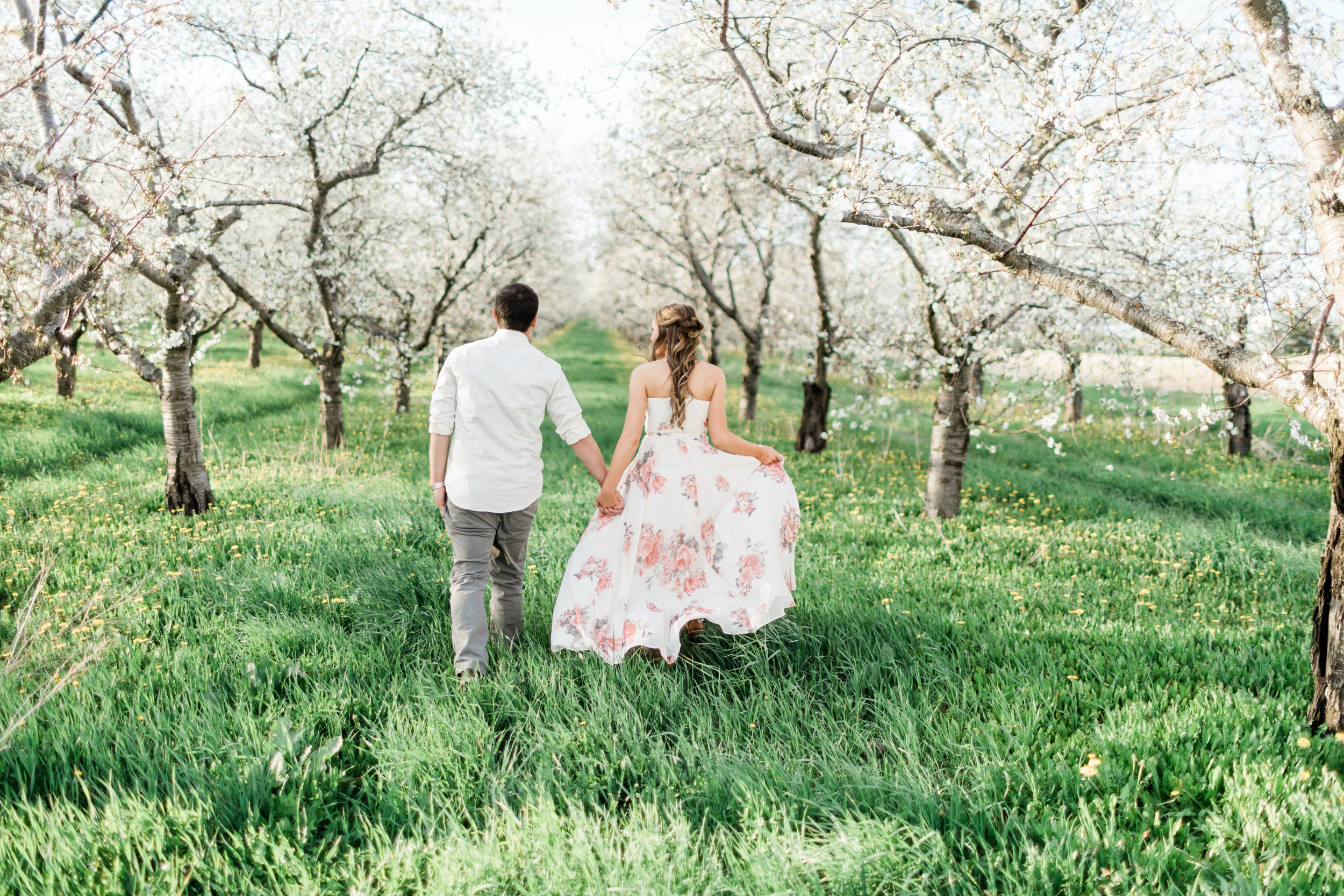 Gorgeous Garden Engagement Photos - The Overwhelmed Bride Wedding Blog