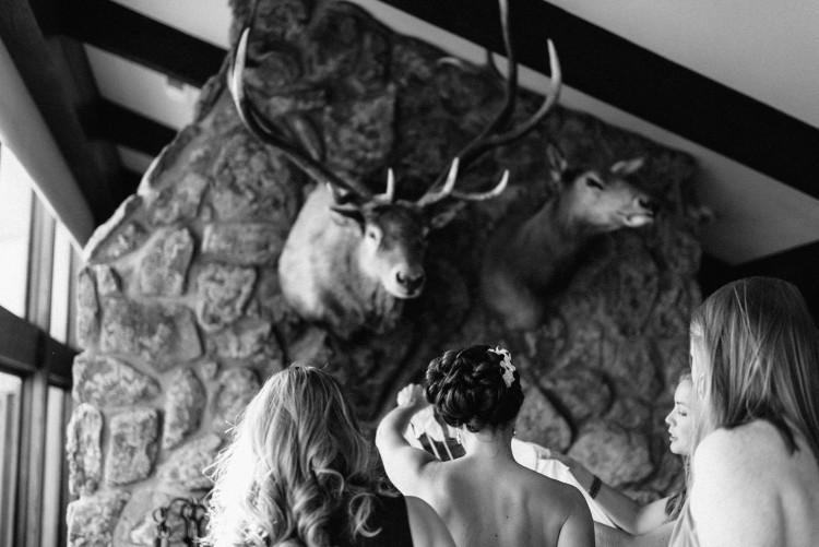 An Eagles Nest Ranch Outdoor Colorado Wedding - The Overwhelmed Bride Wedding Blog