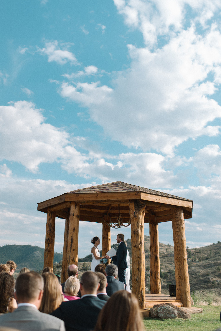 An Eagles Nest Ranch Outdoor Colorado Wedding - The Overwhelmed Bride Wedding Blog