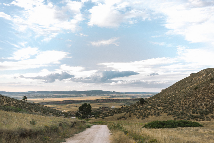 An Eagles Nest Ranch Outdoor Colorado Wedding - The Overwhelmed Bride Wedding Blog