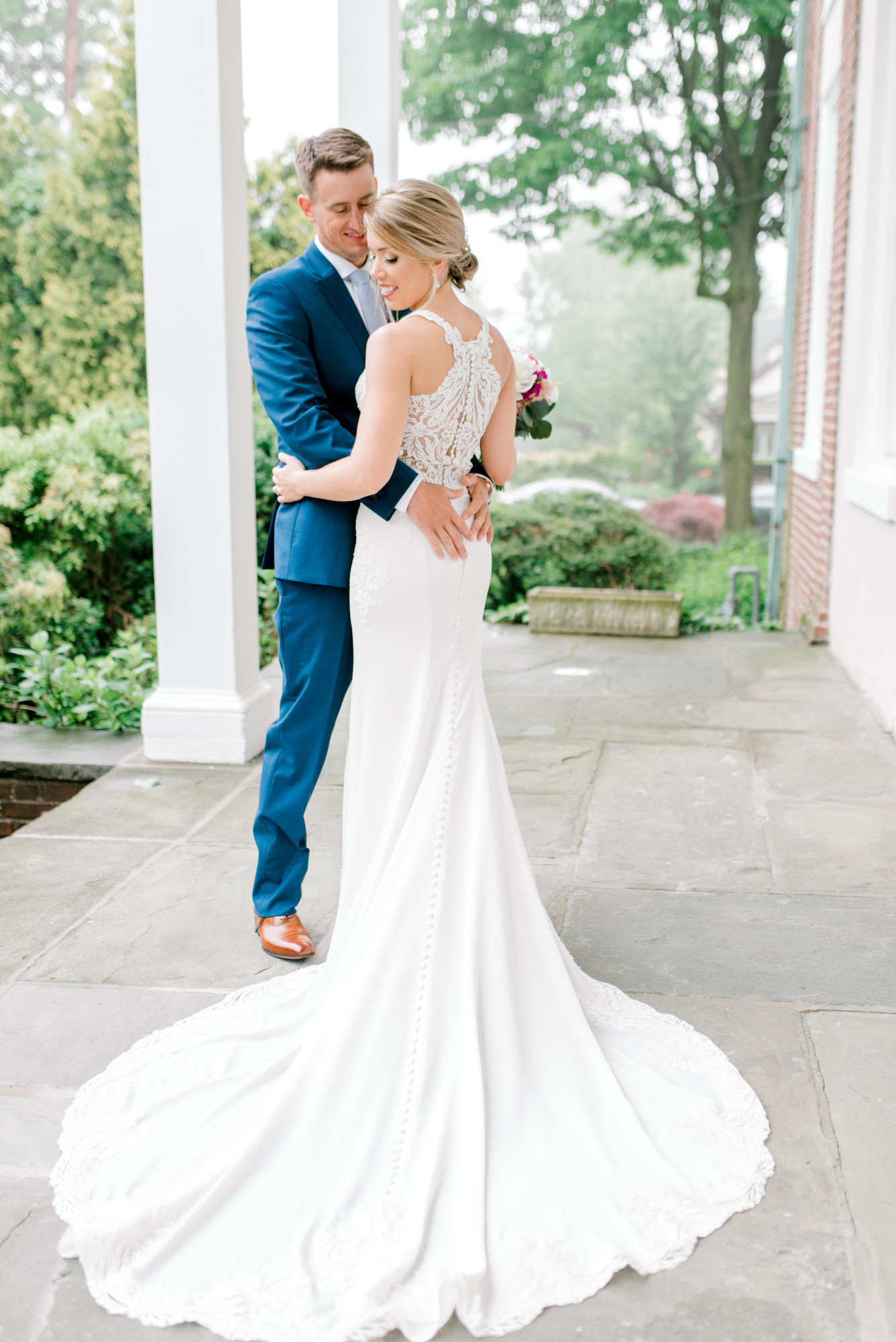 An Intimate Levering Mill Tribute House Pennsylvania Wedding - The Overwhelmed Bride Wedding Blog