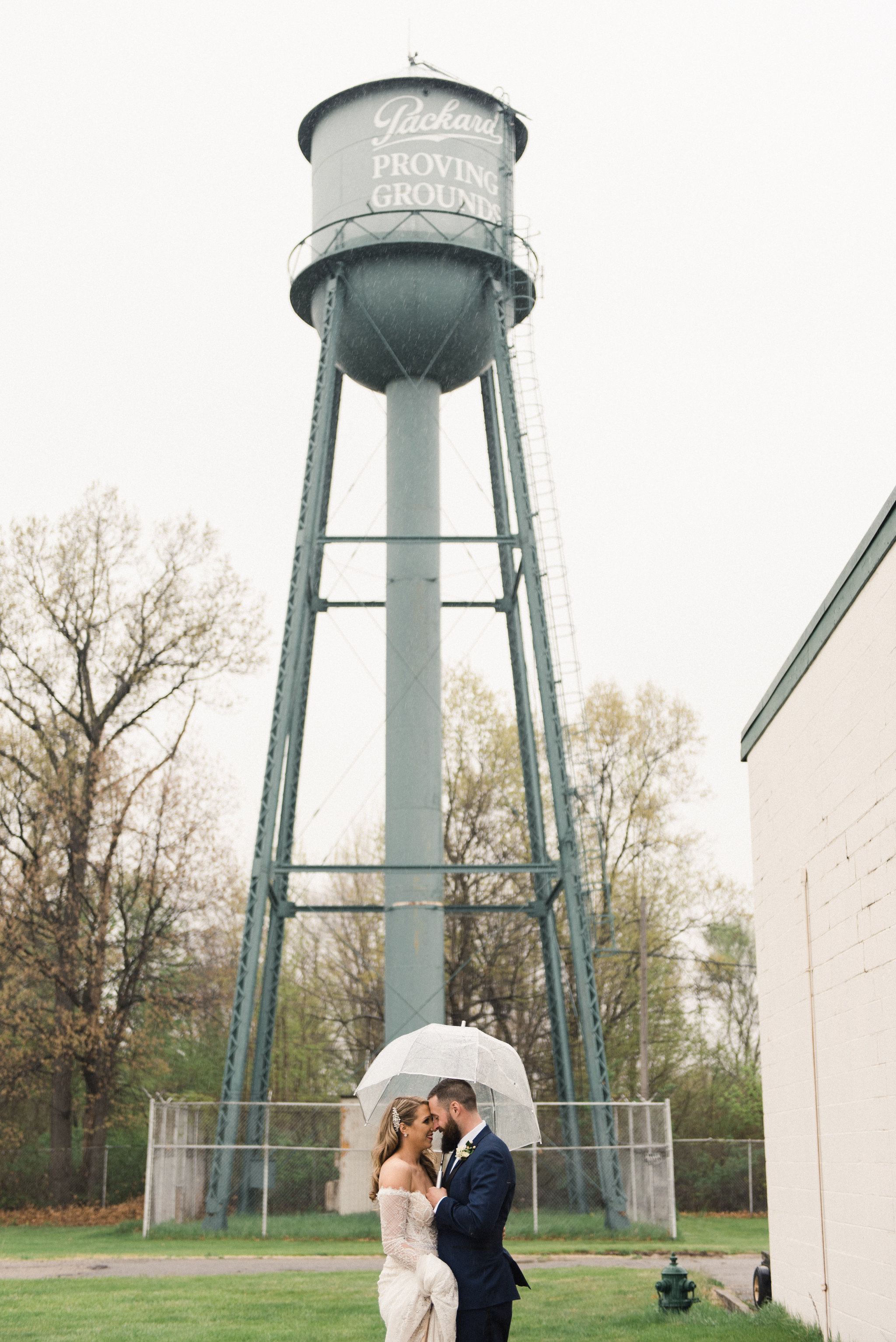 A Vintage-Inspired Packard Proving Grounds Michigan Wedding - The Overwhelmed Bride Wedding Blog