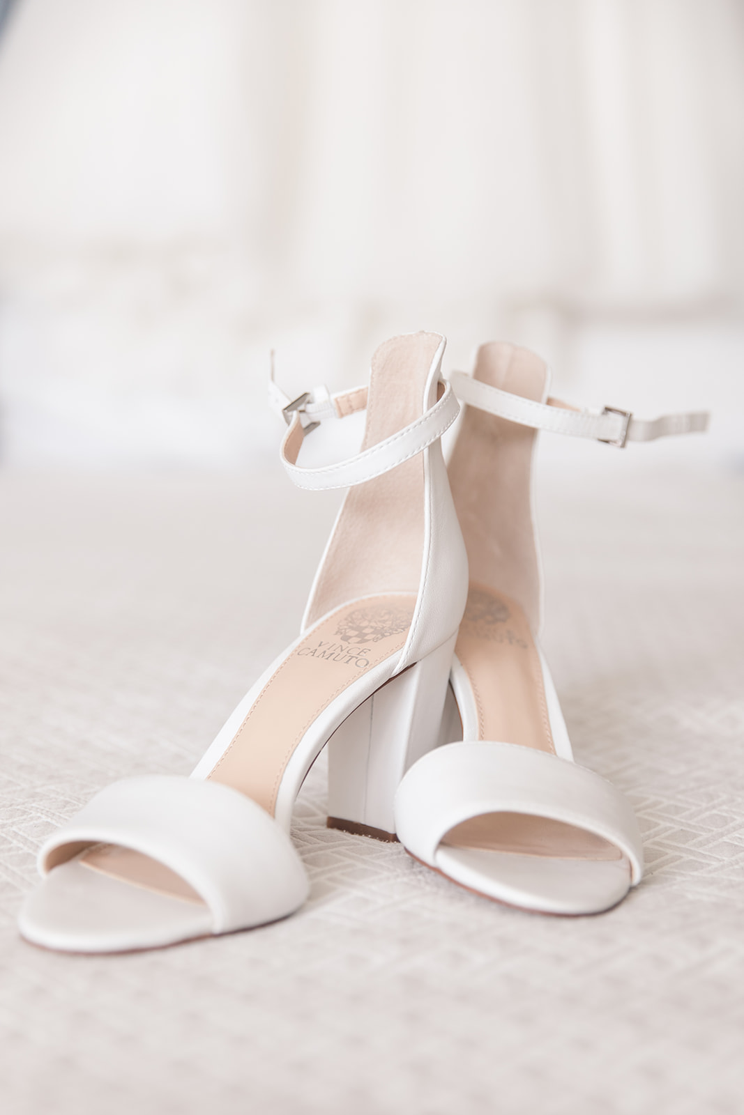 A Blush + White Lansdowne Resort Virginia Wedding - The Overwhelmed Bride Wedding Blog