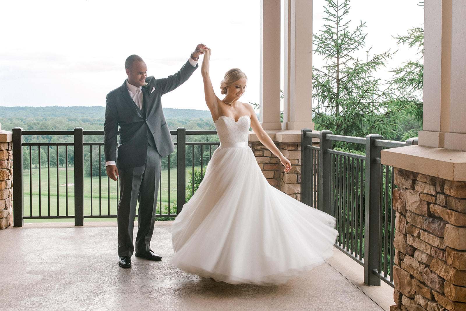 A Blush + White Lansdowne Resort Virginia Wedding - The Overwhelmed Bride Wedding Blog