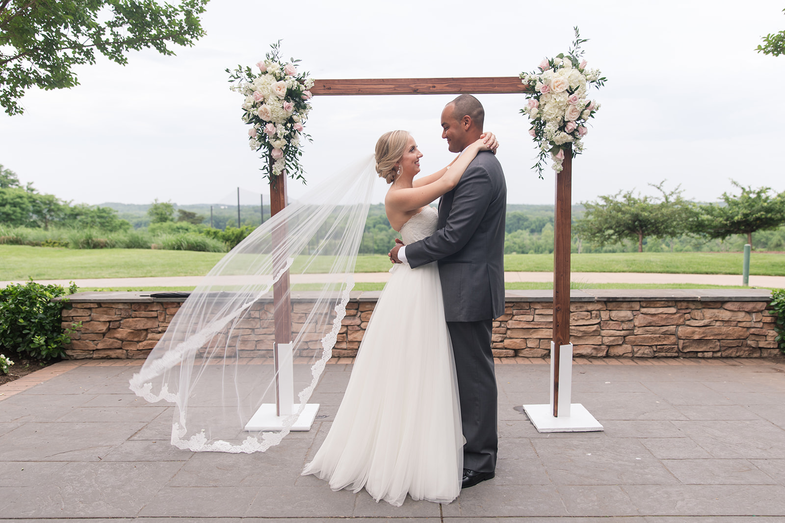 A Blush + White Lansdowne Resort Virginia Wedding - The Overwhelmed Bride Wedding Blog